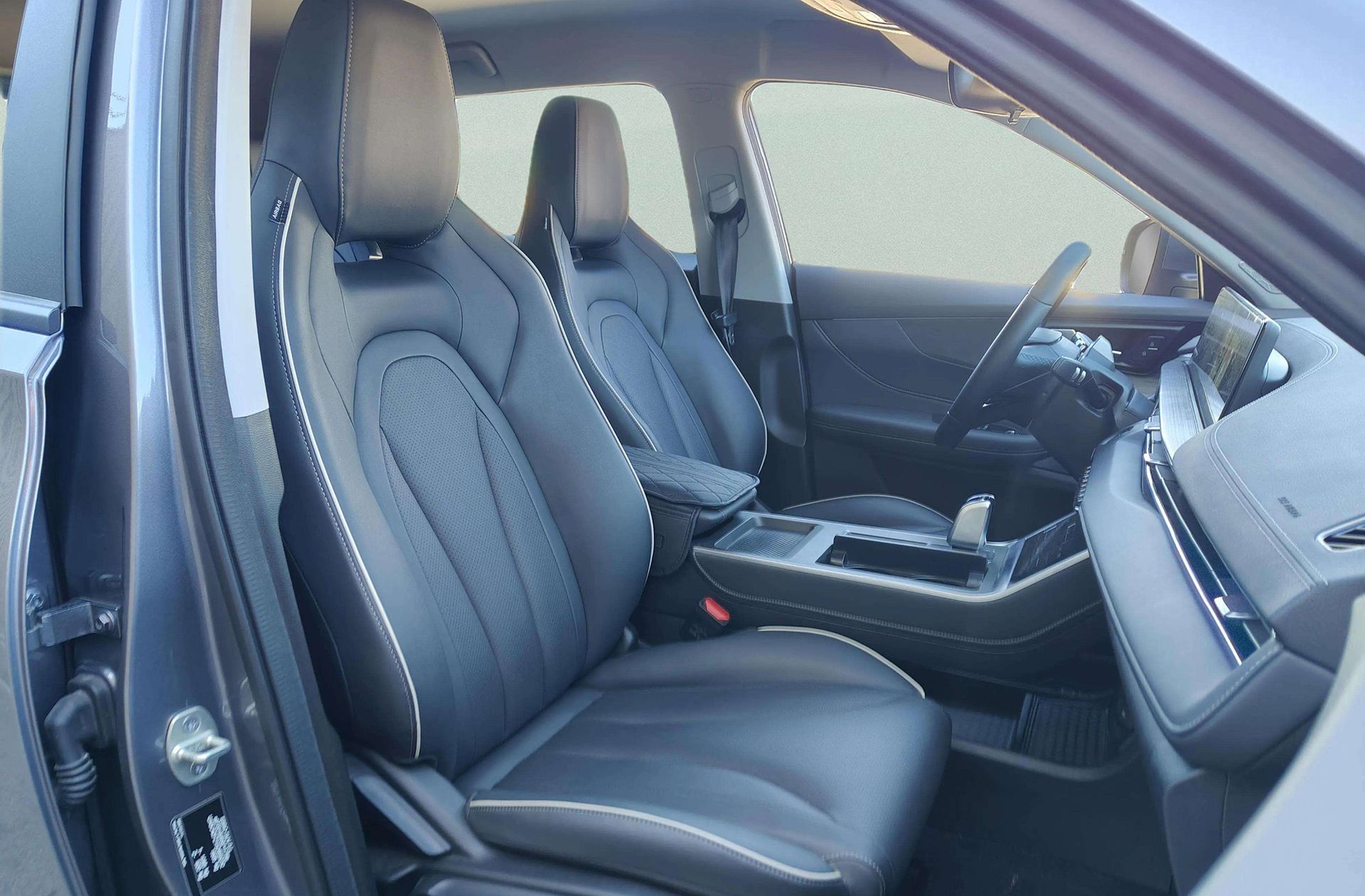 Ebro s400 1.5 DHE HEV Excellence CVT - foto 19