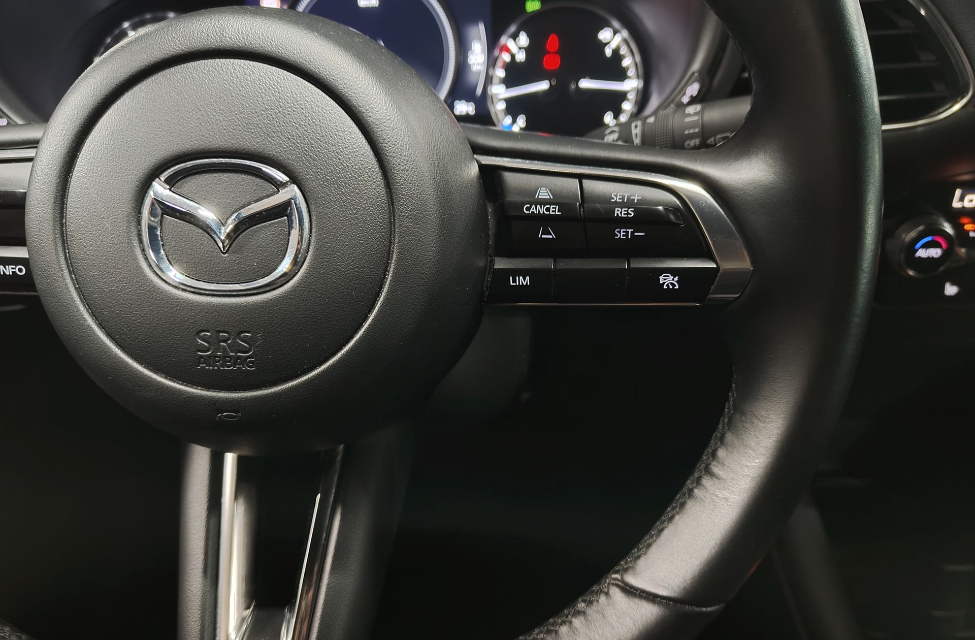 Mazda Mazda3 2.0 e-SKYACTIV-G Homura - foto 28