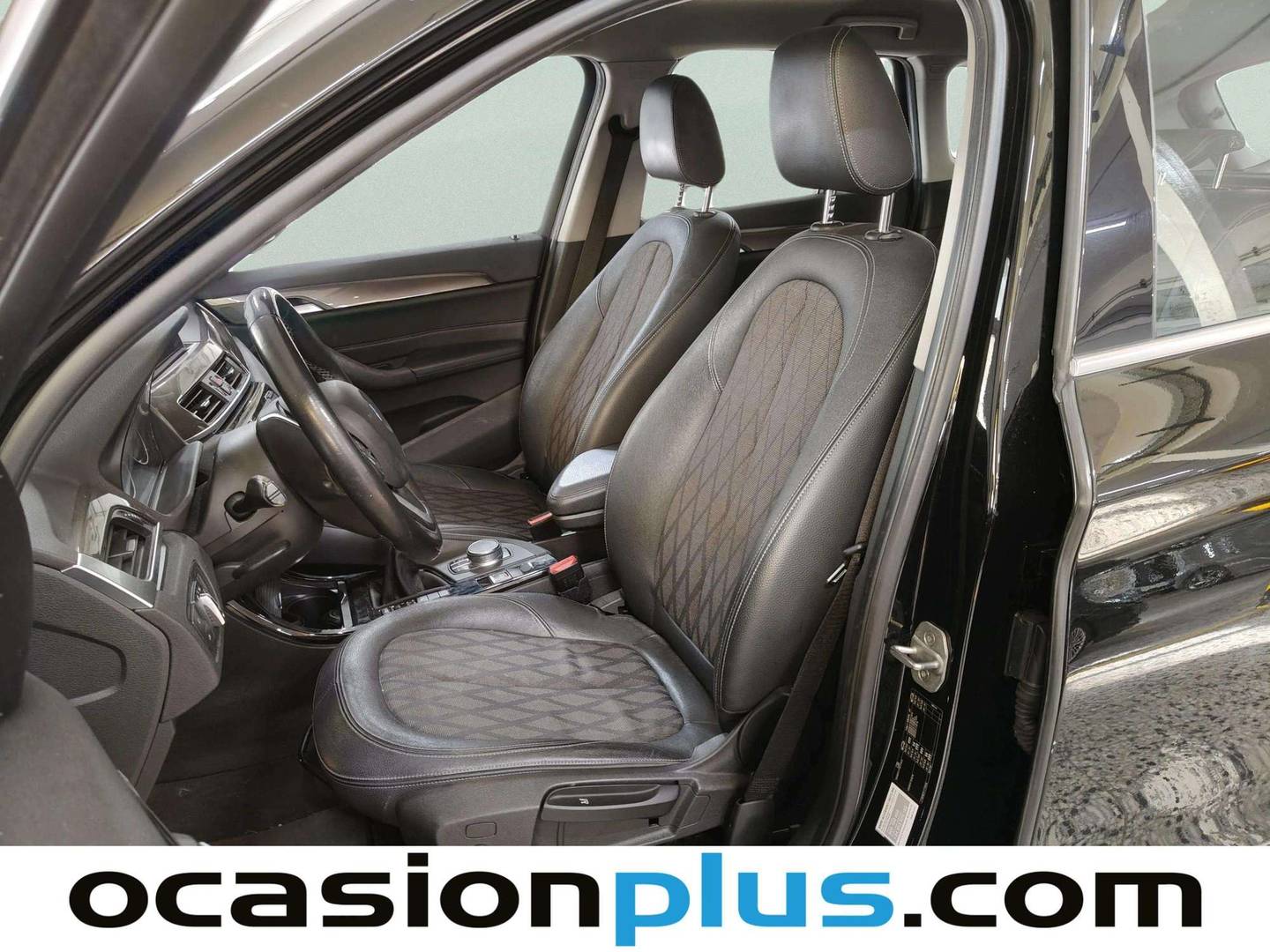 Foto asientos delanteros BMW X1 BMW X1 sDrive18i (140 CV)