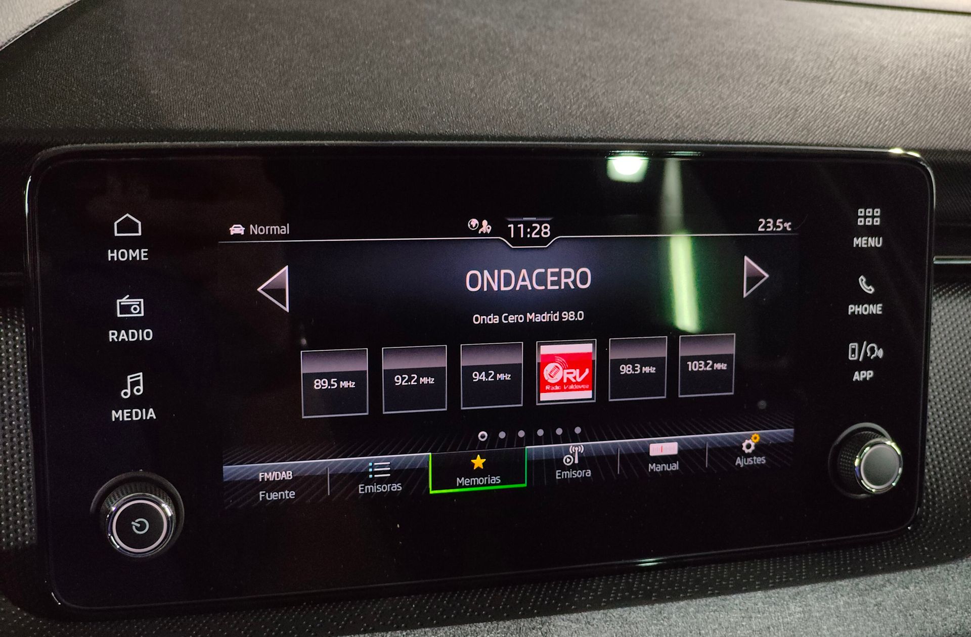 Škoda Kamiq 1.0 TSI Selection DSG - foto 36