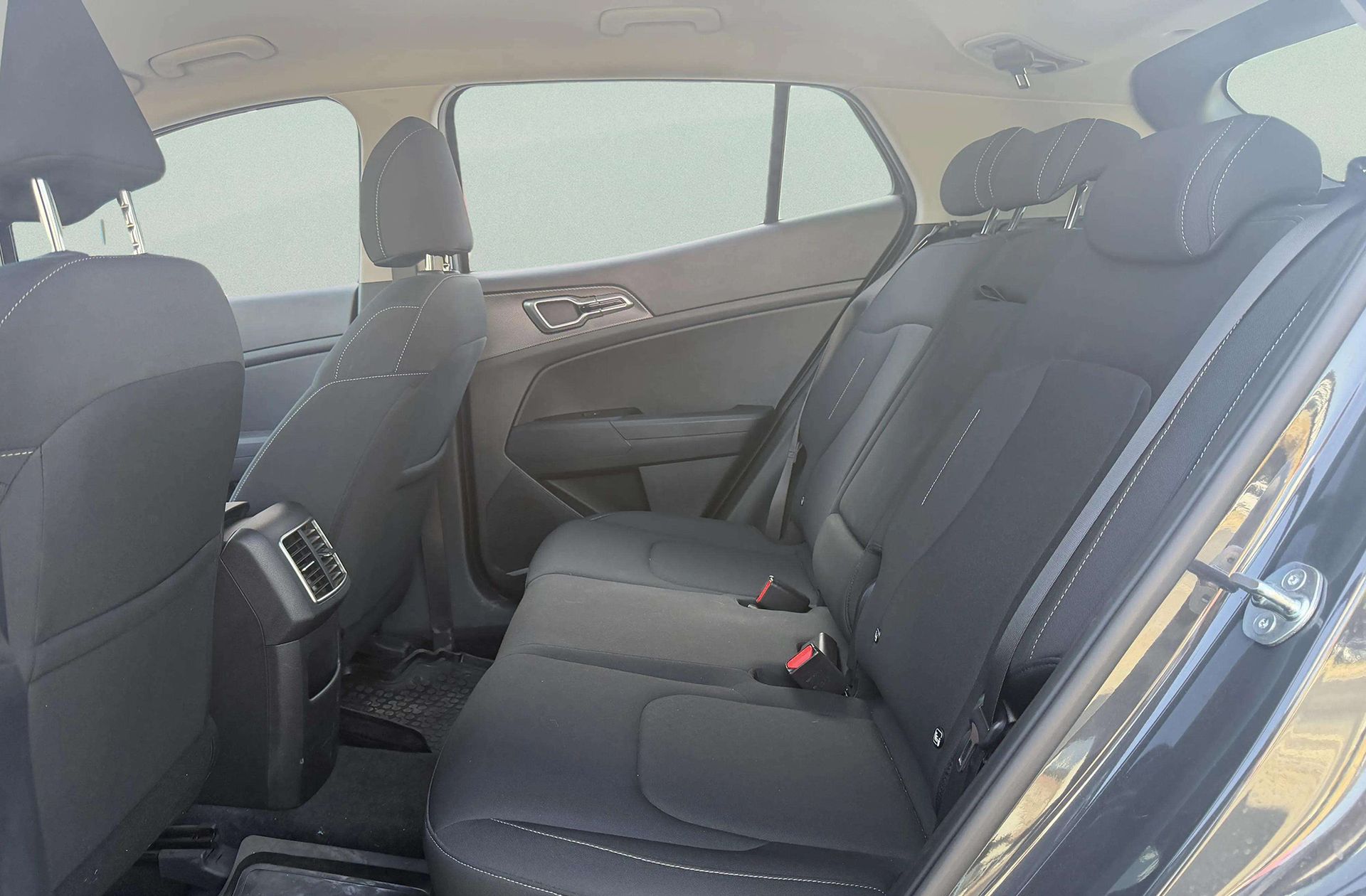 Kia Sportage 1.6 T-GDi Concept 4x2 - foto 11