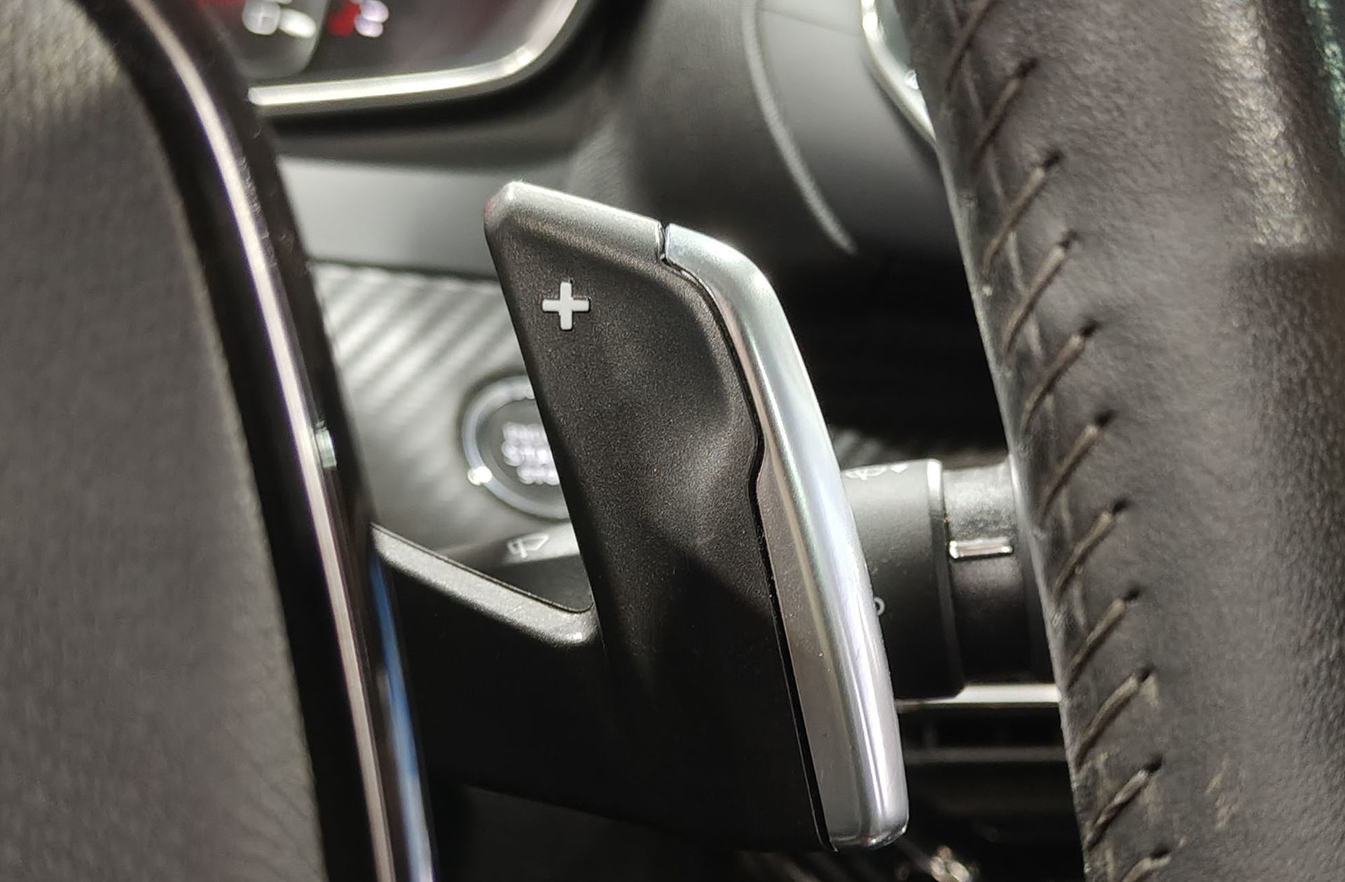 Peugeot 208 PureTech 130 Allure EAT8 - foto 32