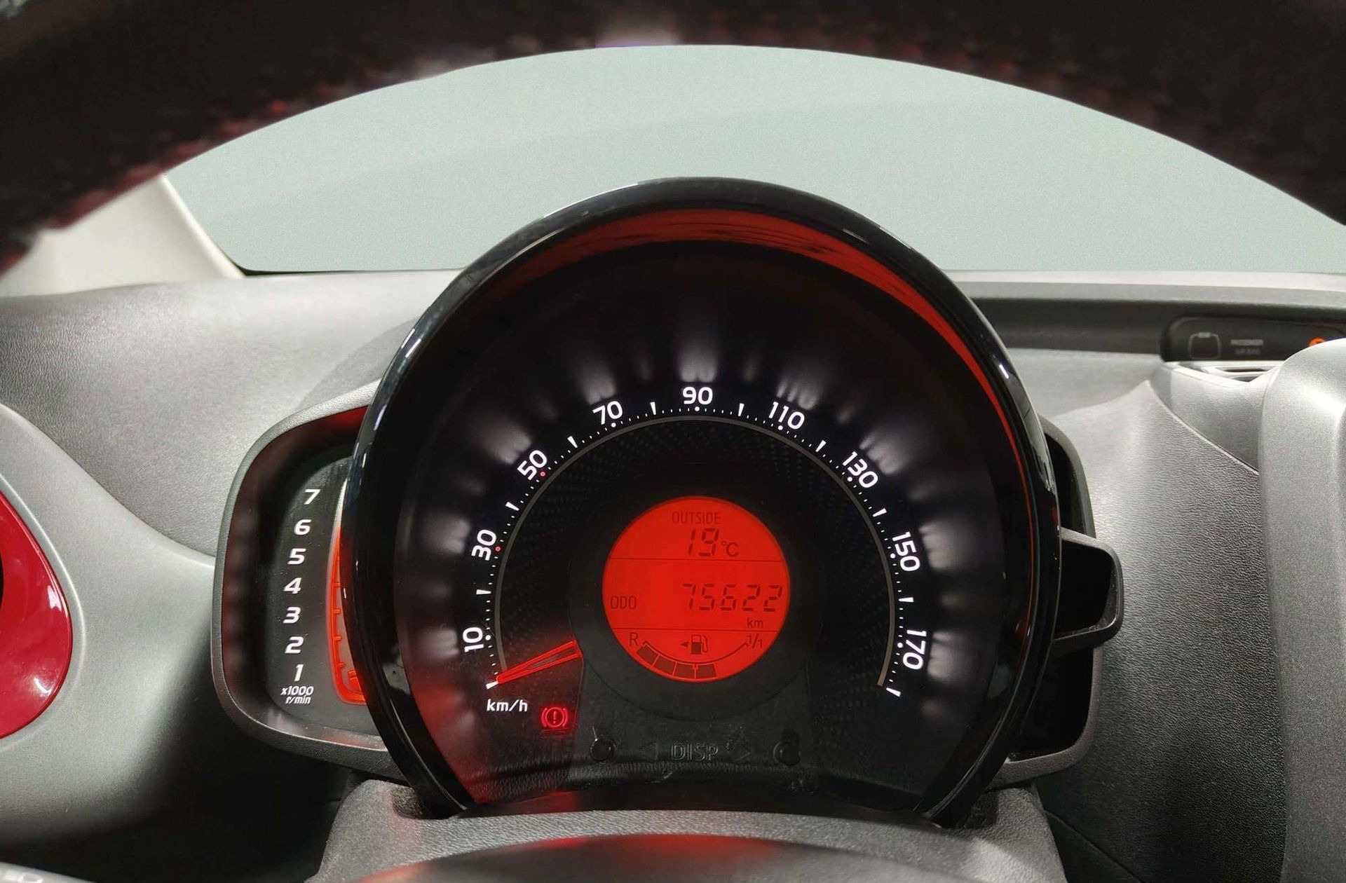 Toyota Aygo 1.0 70 x-play - foto 23