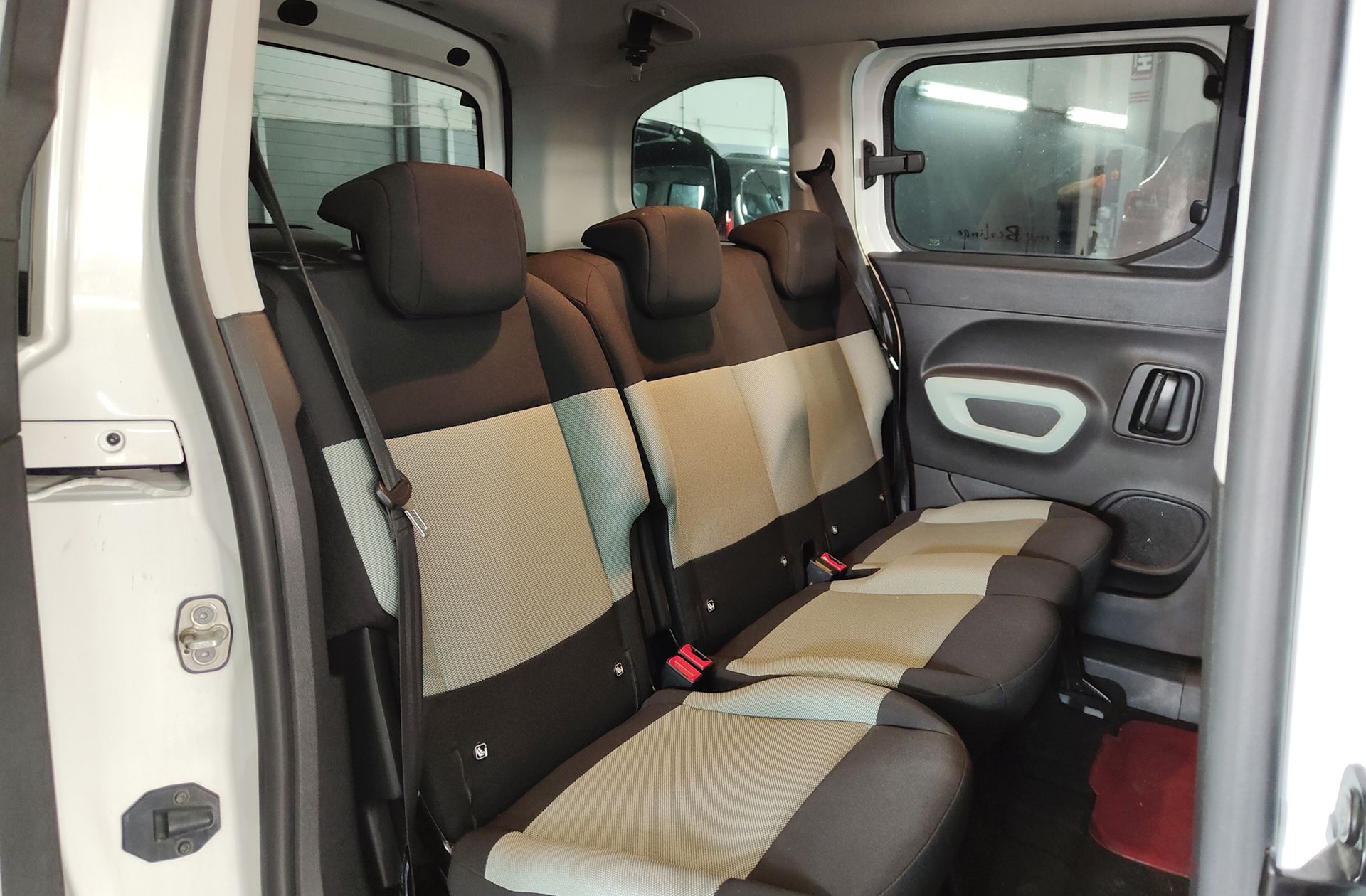 Citroën Berlingo Combi BlueHDi 100 Talla M 100 Años - foto 16