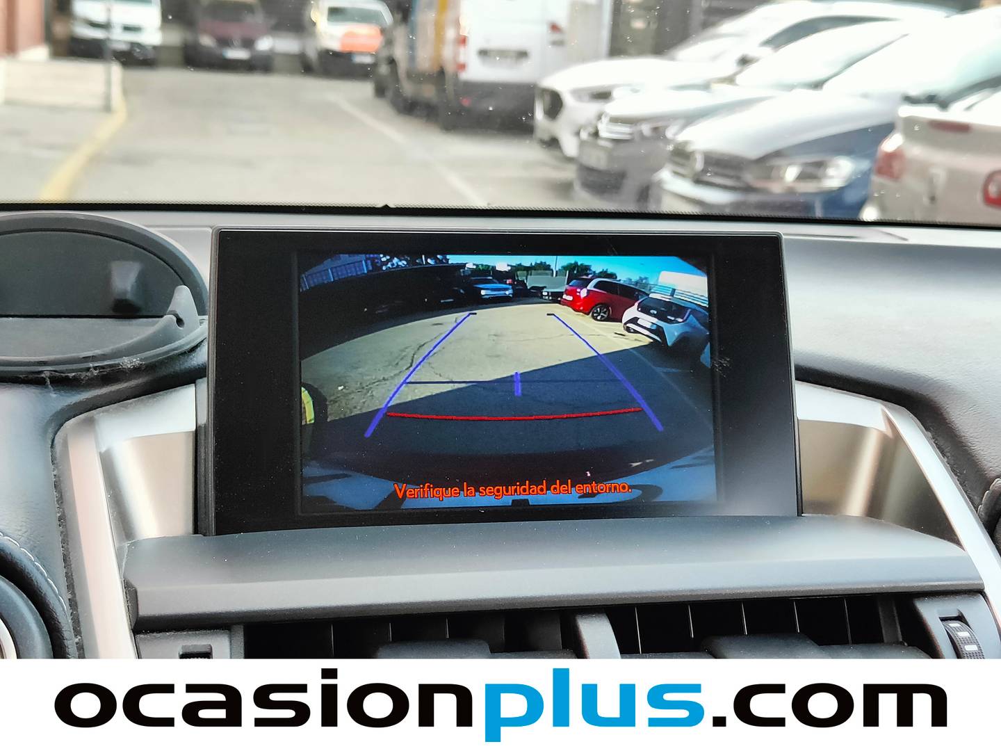 Equipamiento del Lexus NX Lexus NX 300h Business 2WD (197 CV)