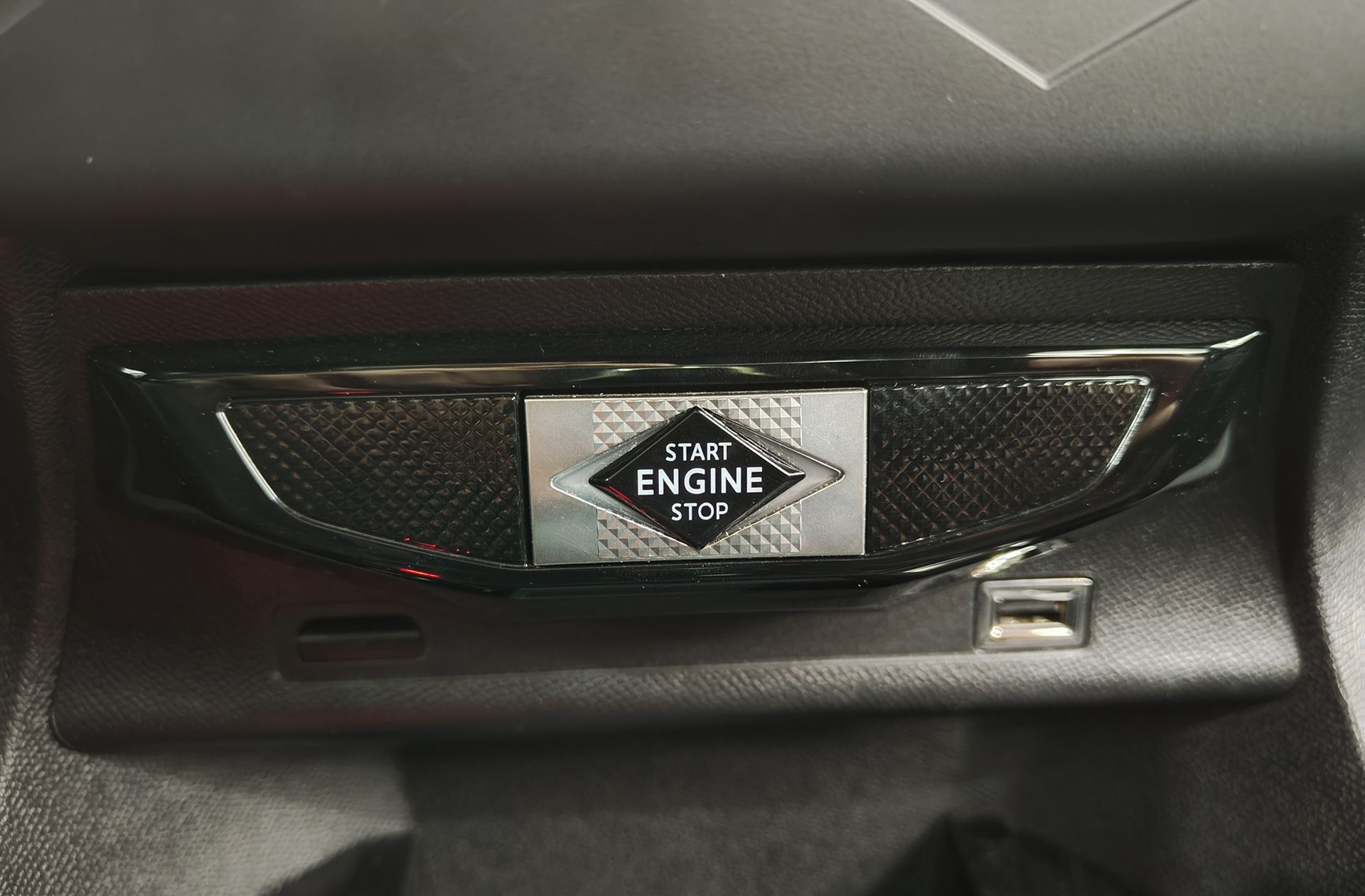 DS 3 Crossback DS3 BlueHDi 130 Performance Line - foto 36