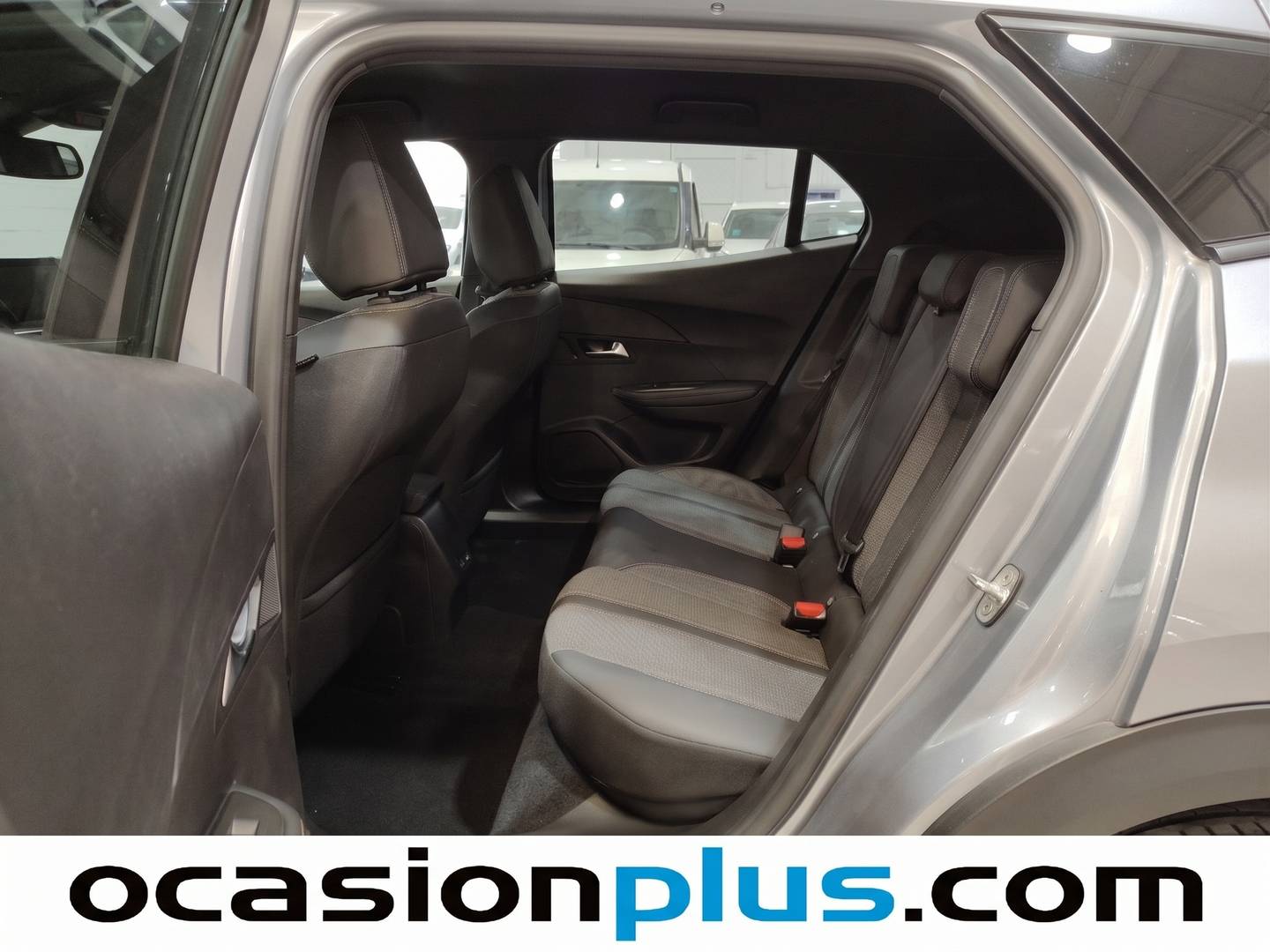 Foto asientos traseros Peugeot 2008 Peugeot 2008 Allure Hybrid eDCS6 (145 CV)