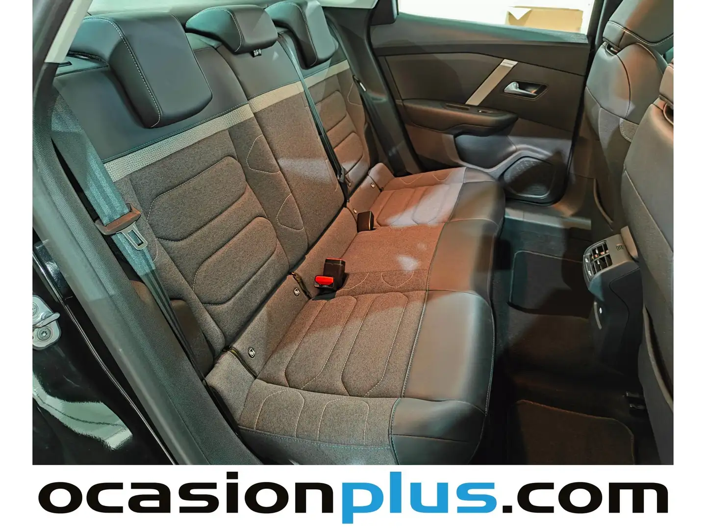 Foto Citroën C4 X Citroen C4 X PureTech 130 S&S Plus EAT8 (131 CV)