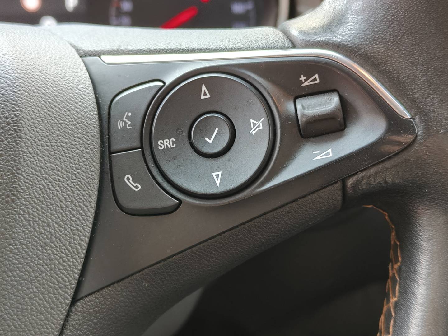 Foto Opel Crossland X Opel Crossland X 1.2 S&S Innovation (110 CV)