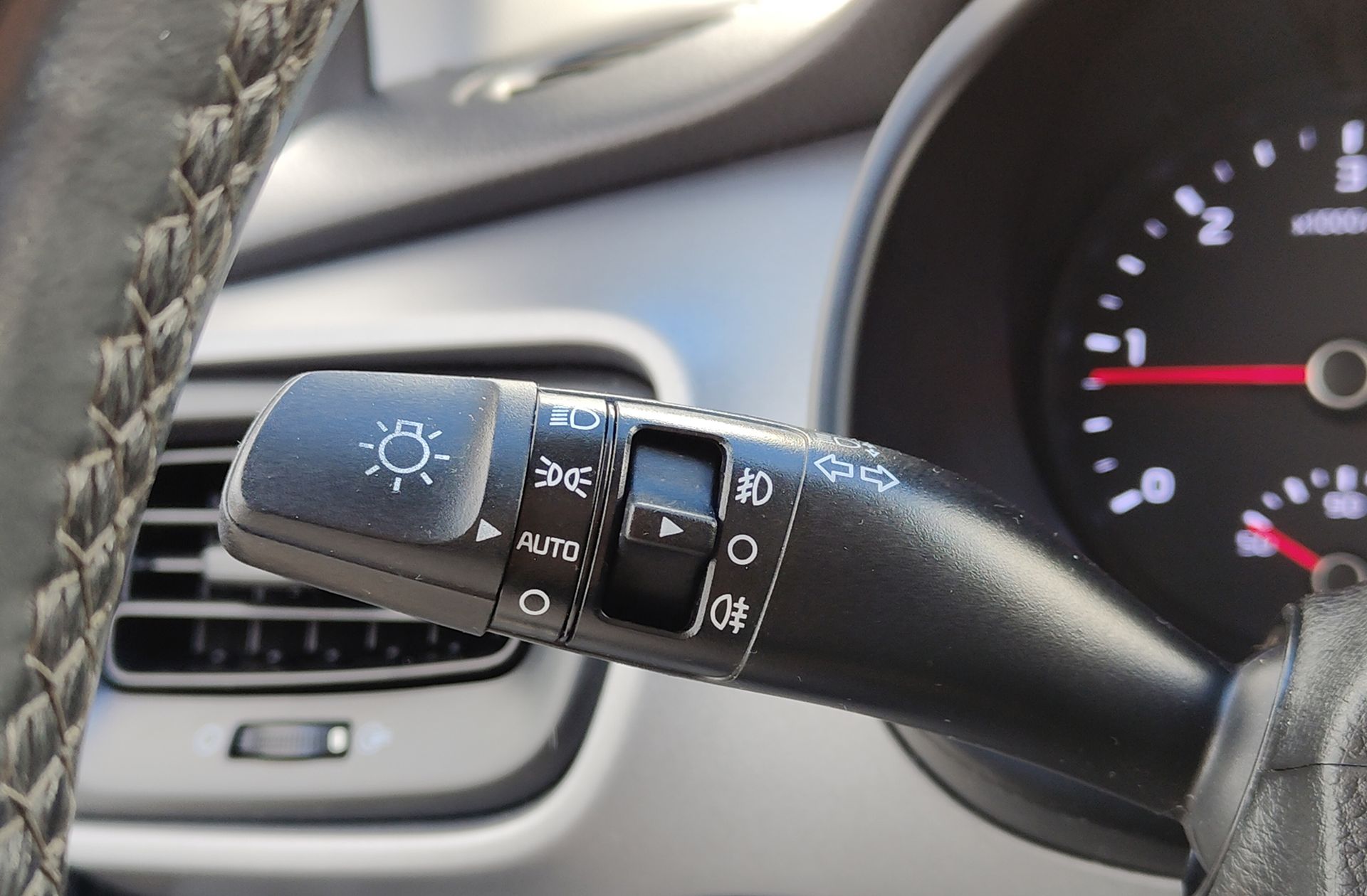 Kia Stonic 1.6 CRDi VGT Eco-D Concept - foto 20