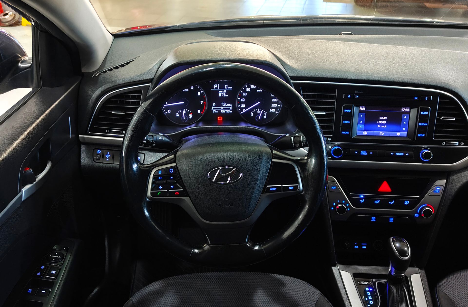 Hyundai Elantra 1.6 MPI Style - foto 20