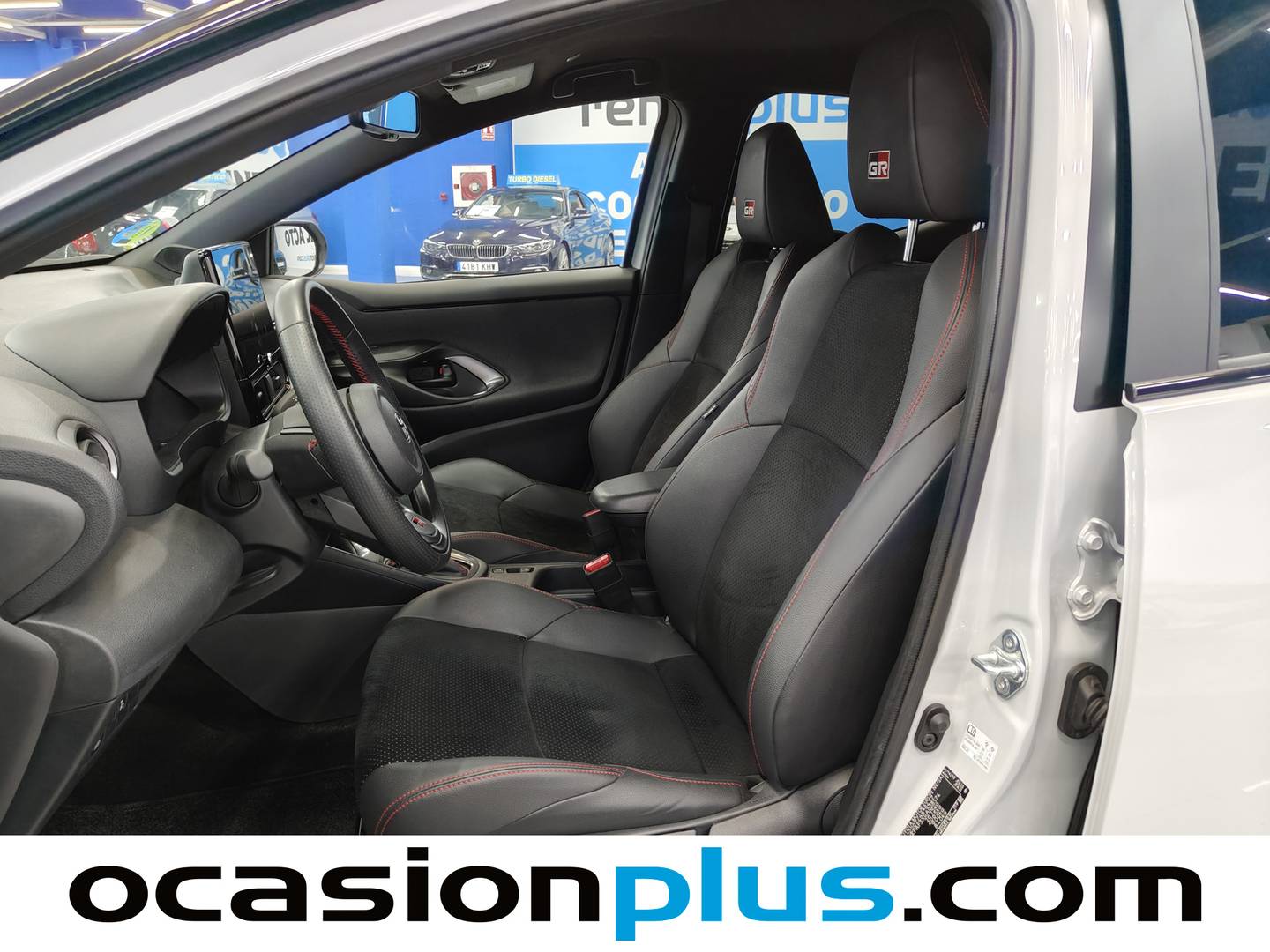 Foto asientos delanteros Toyota Yaris Toyota Yaris 130H GR Sport Plus (130 CV)