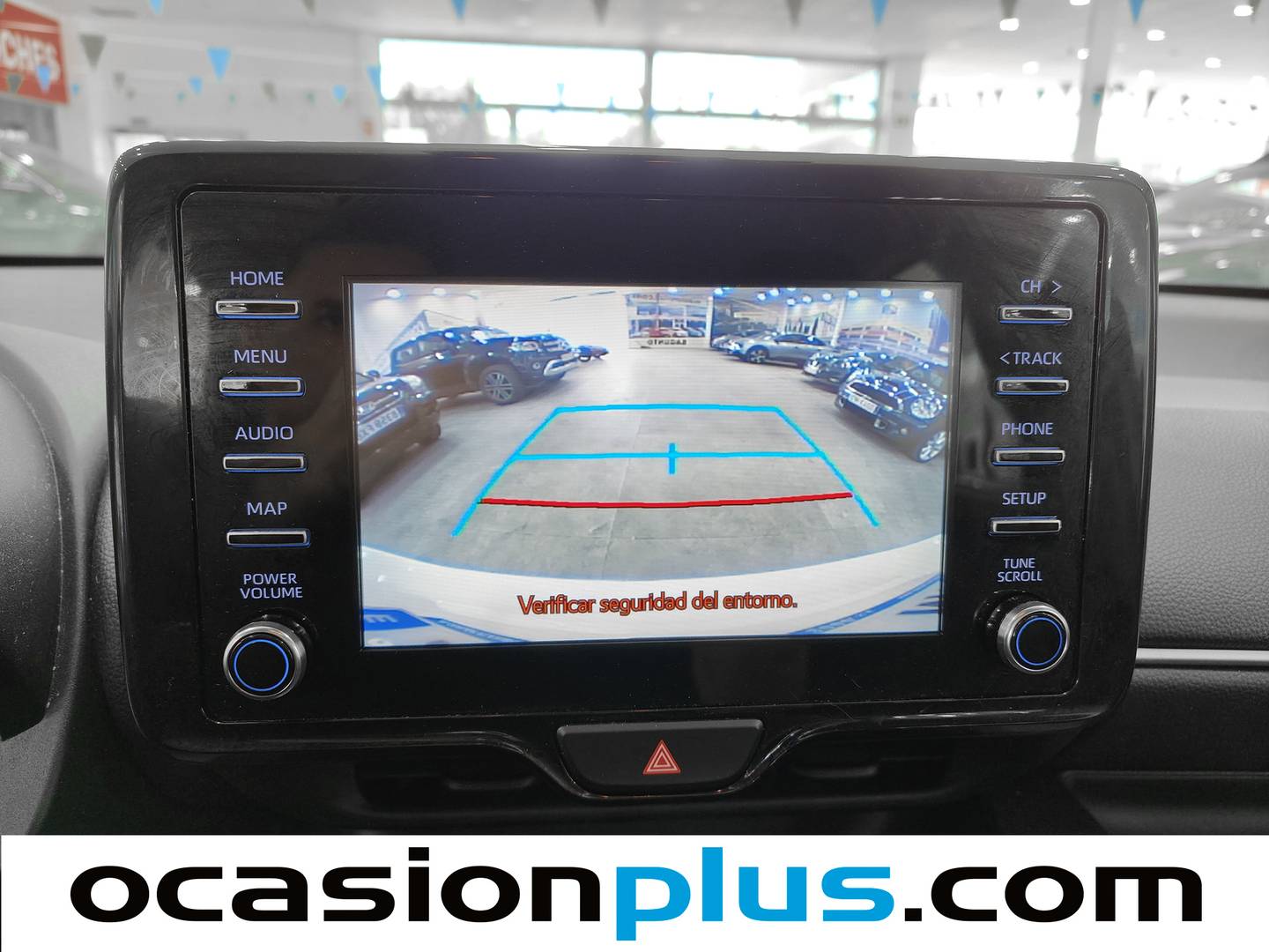 Extras y acabados del Toyota Yaris Toyota Yaris 120H Business Plus (116 CV)