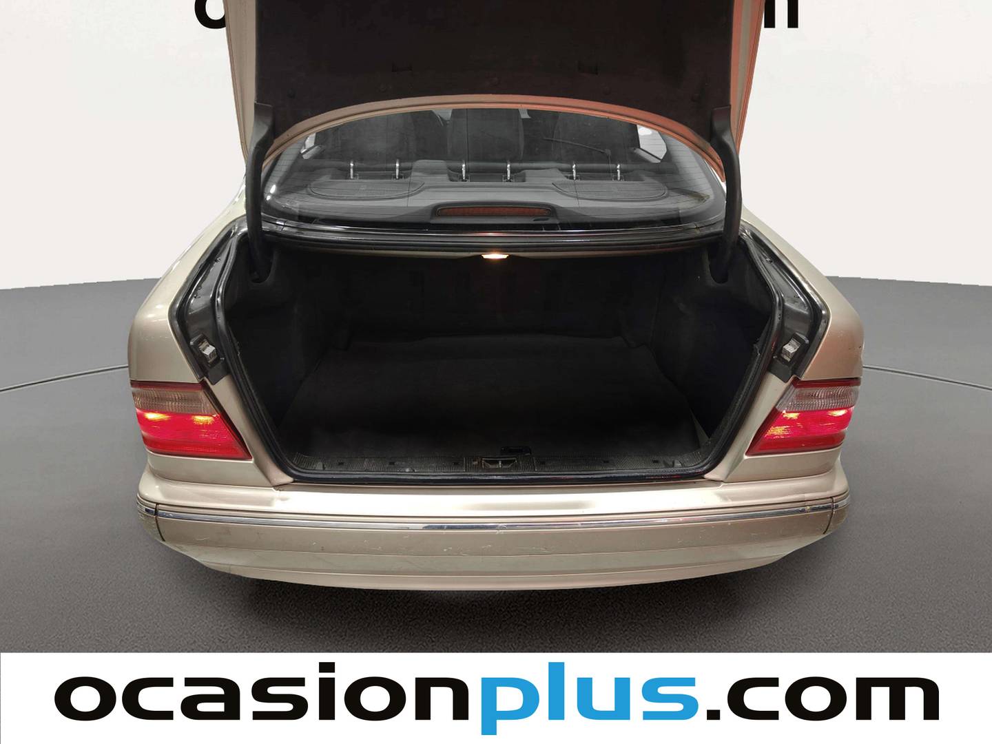 Fotos maletero Mercedes Clase E Mercedes Clase E E 270 CDI Elegance (170 CV)