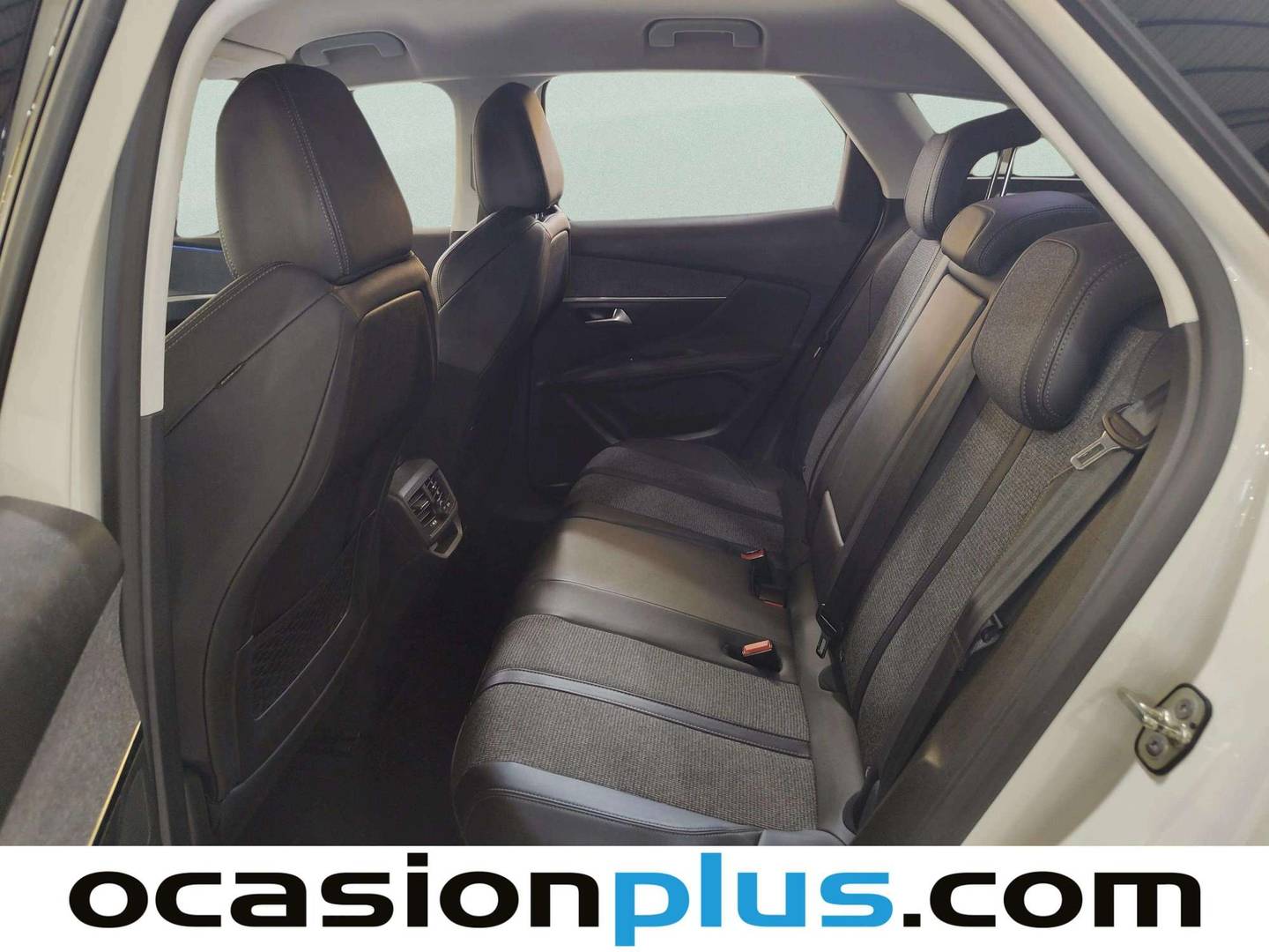 Foto asientos traseros Peugeot 3008 Peugeot 3008 PureTech 130 Allure EAT8 (130 CV)