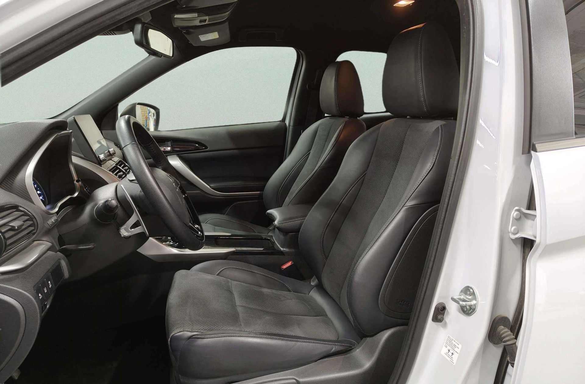Mitsubishi Eclipse Cross 2.4 PHEV Kaiteki 4WD - foto 16