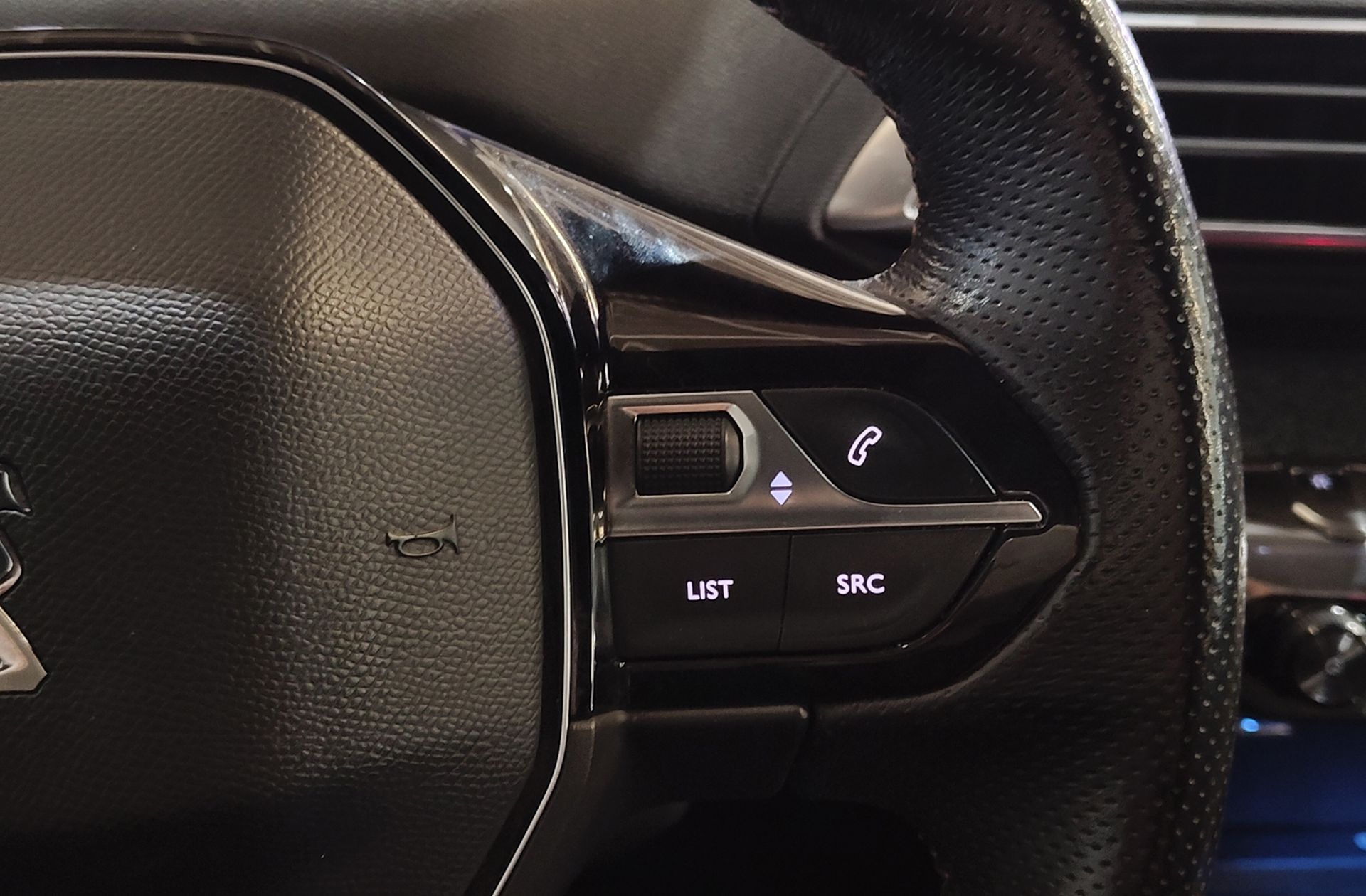 Peugeot 3008 PureTech 130 GT Line - foto 32