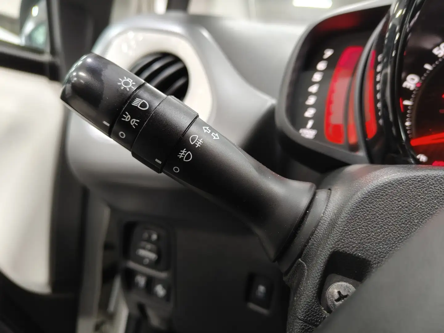 Foto Toyota Aygo Toyota Aygo 1.0 70 x-play (72 CV)