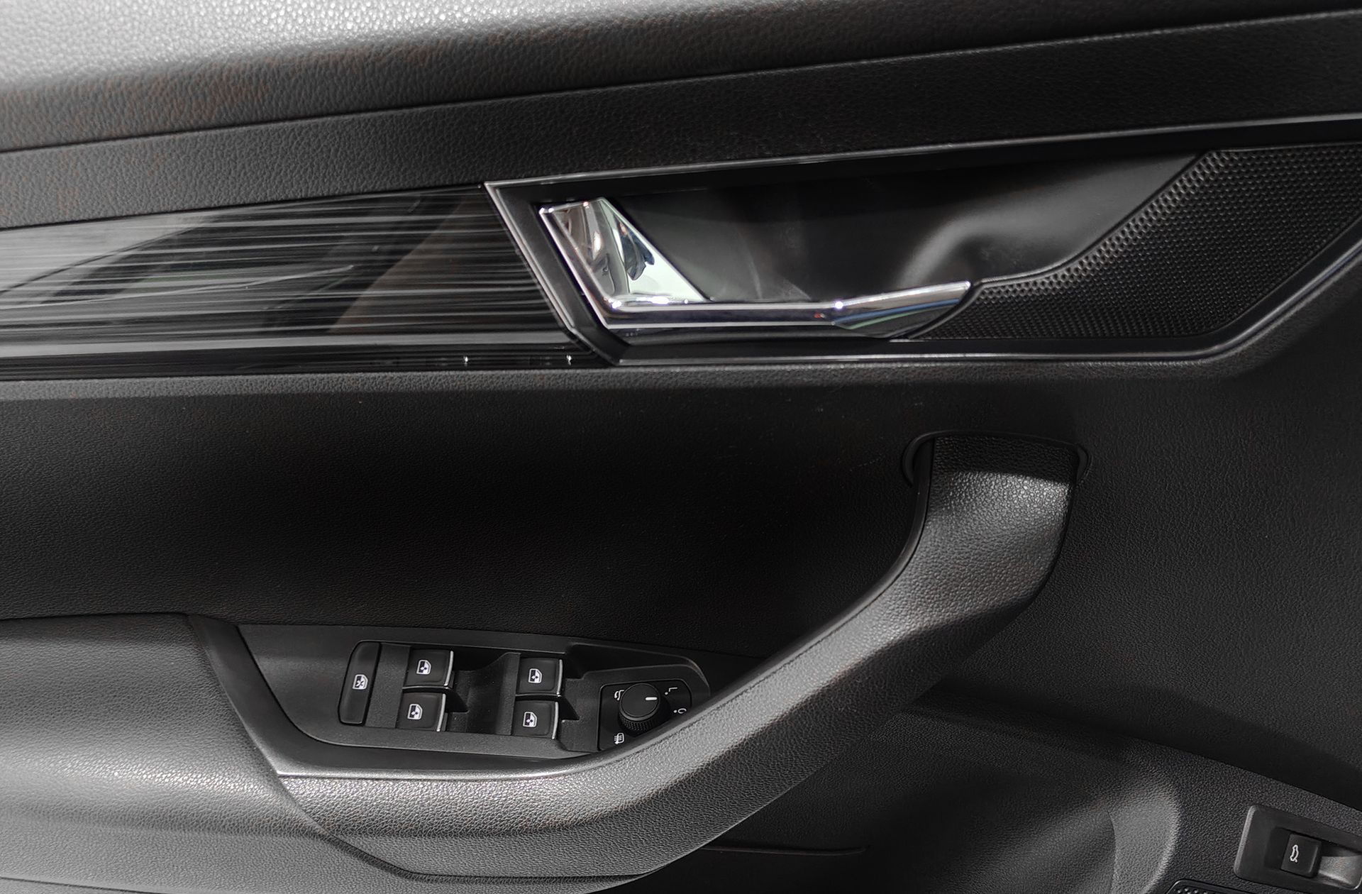Škoda Karoq 1.5 TSI ACT Style DSG - foto 36