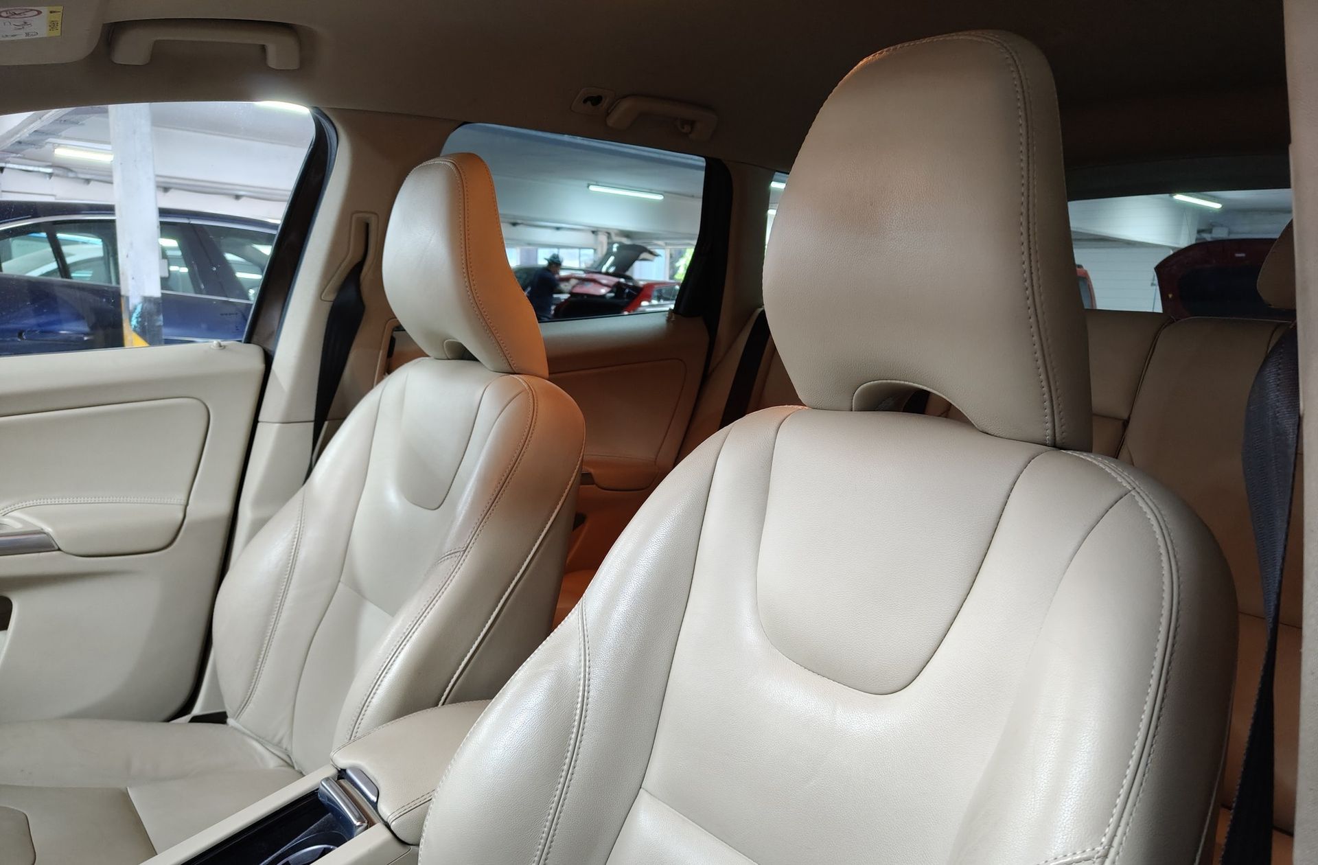 Volvo XC60 D3 Kinetic - foto 6