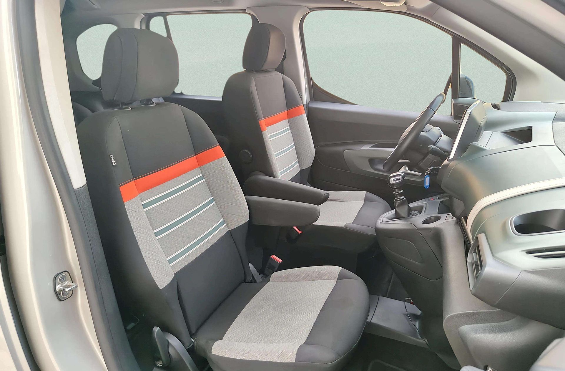 Citroën Berlingo BlueHDi 130 Talla M Shine - foto 17