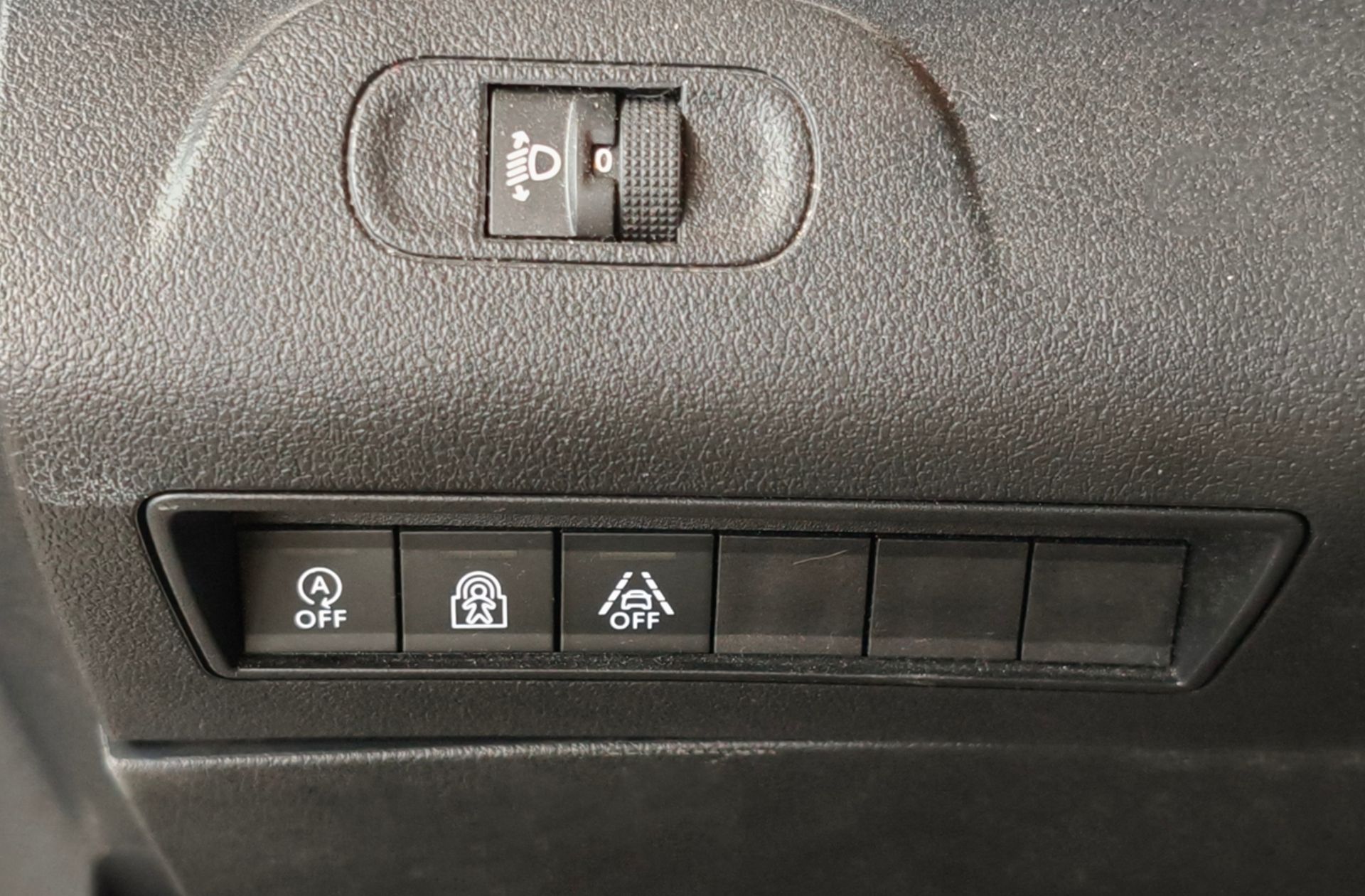 Citroën Berlingo BlueHDi 130 Talla M Shine - foto 27