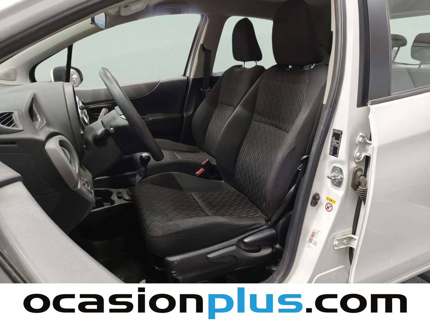 Foto asientos delanteros Toyota Yaris Toyota Yaris 1.0 Active  (69 CV)