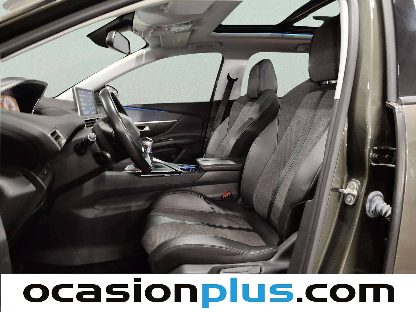 Foto asientos delanteros Peugeot 5008 Peugeot 5008 PureTech 130 S&S Allure (130 CV) 7 Plazas