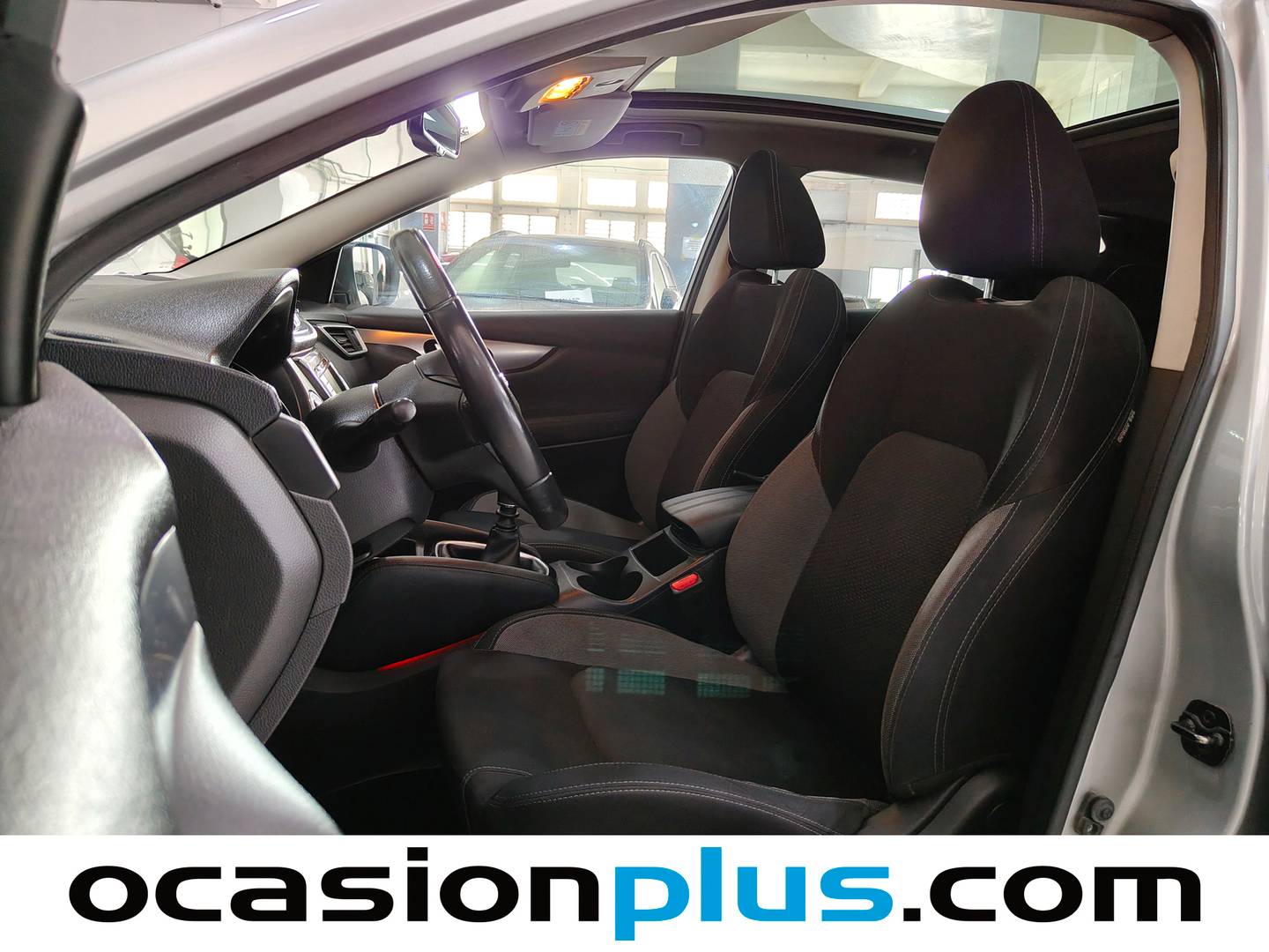 Foto asientos delanteros Nissan QASHQAI Nissan Qashqai DIG-T 140 N-Connecta (140 CV)
