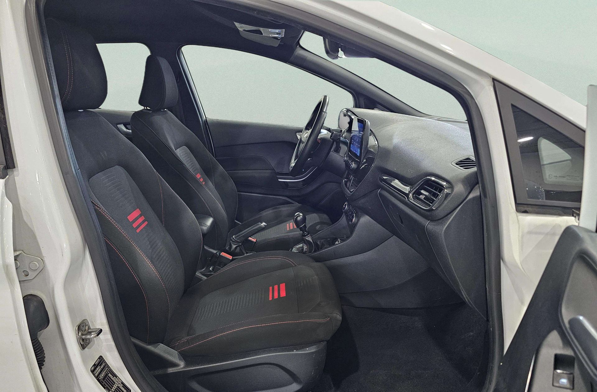 Ford Fiesta 1.0 EcoBoost MHEV ST-Line - foto 22
