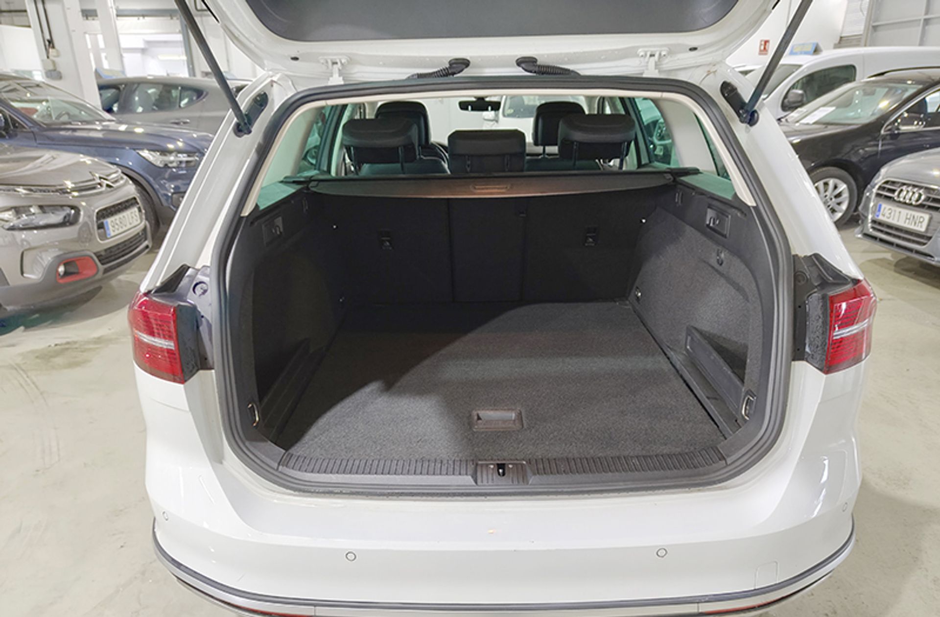 Volkswagen Passat Alltrack 2.0 TDI BMT 4Motion DSG - foto 17