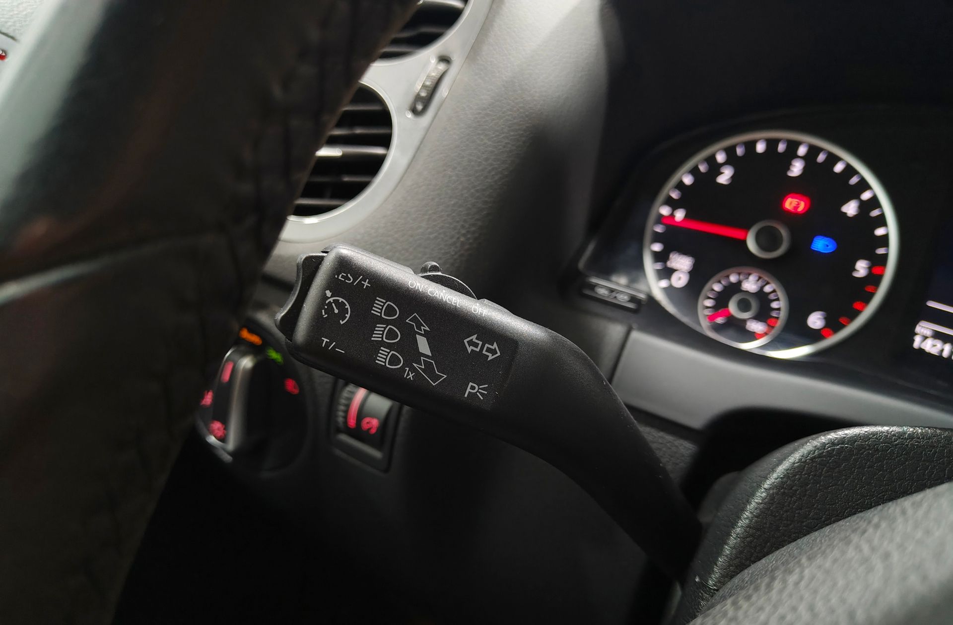Volkswagen Tiguan T1 2.0 TDI 4x2 - foto 28