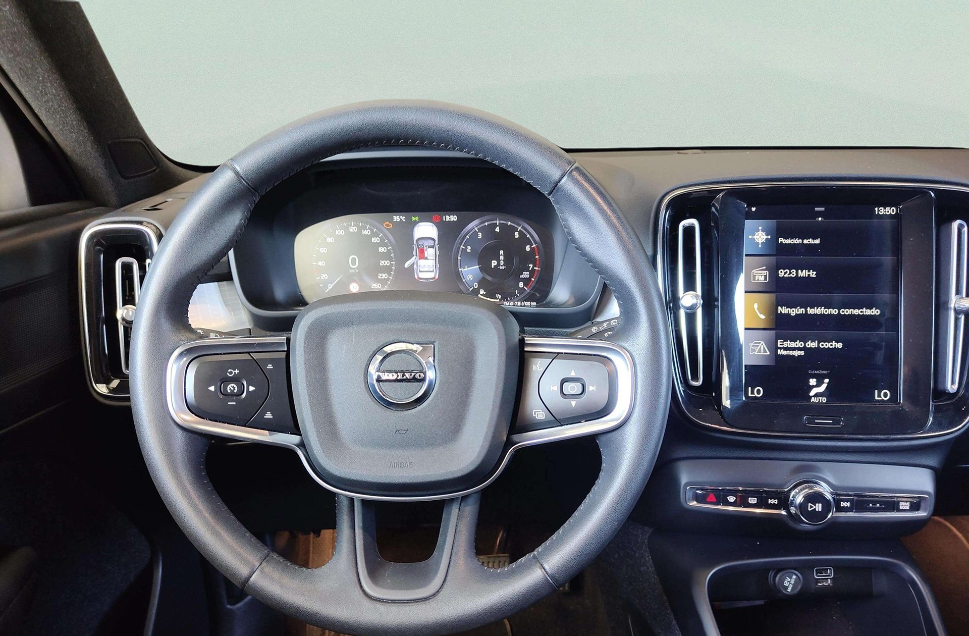 Volvo XC40 T2 Momentum Pro - foto 22
