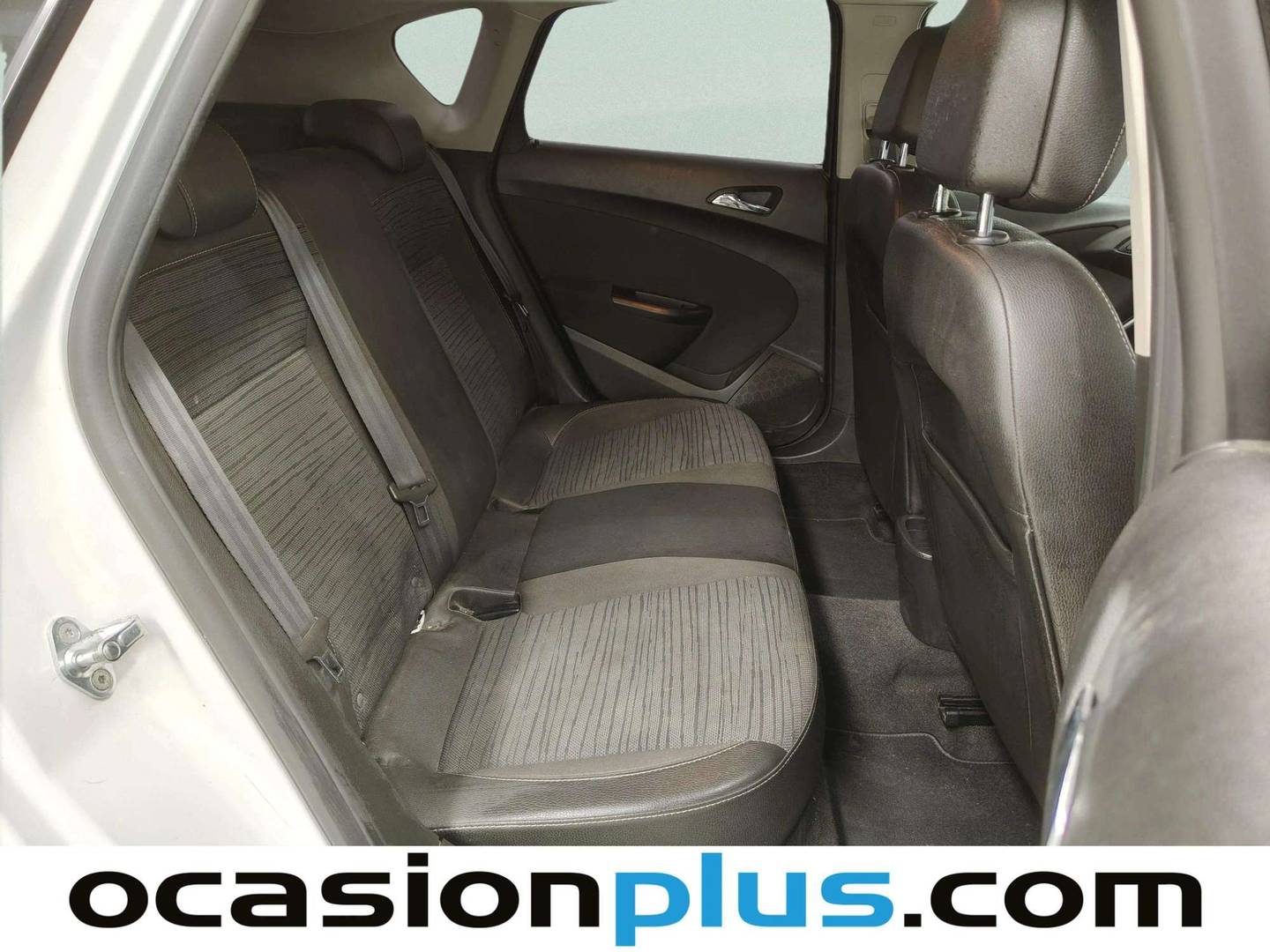 Foto asientos traseros Opel Astra Opel Astra 1.6 CDTi S&S Selective (110 CV)