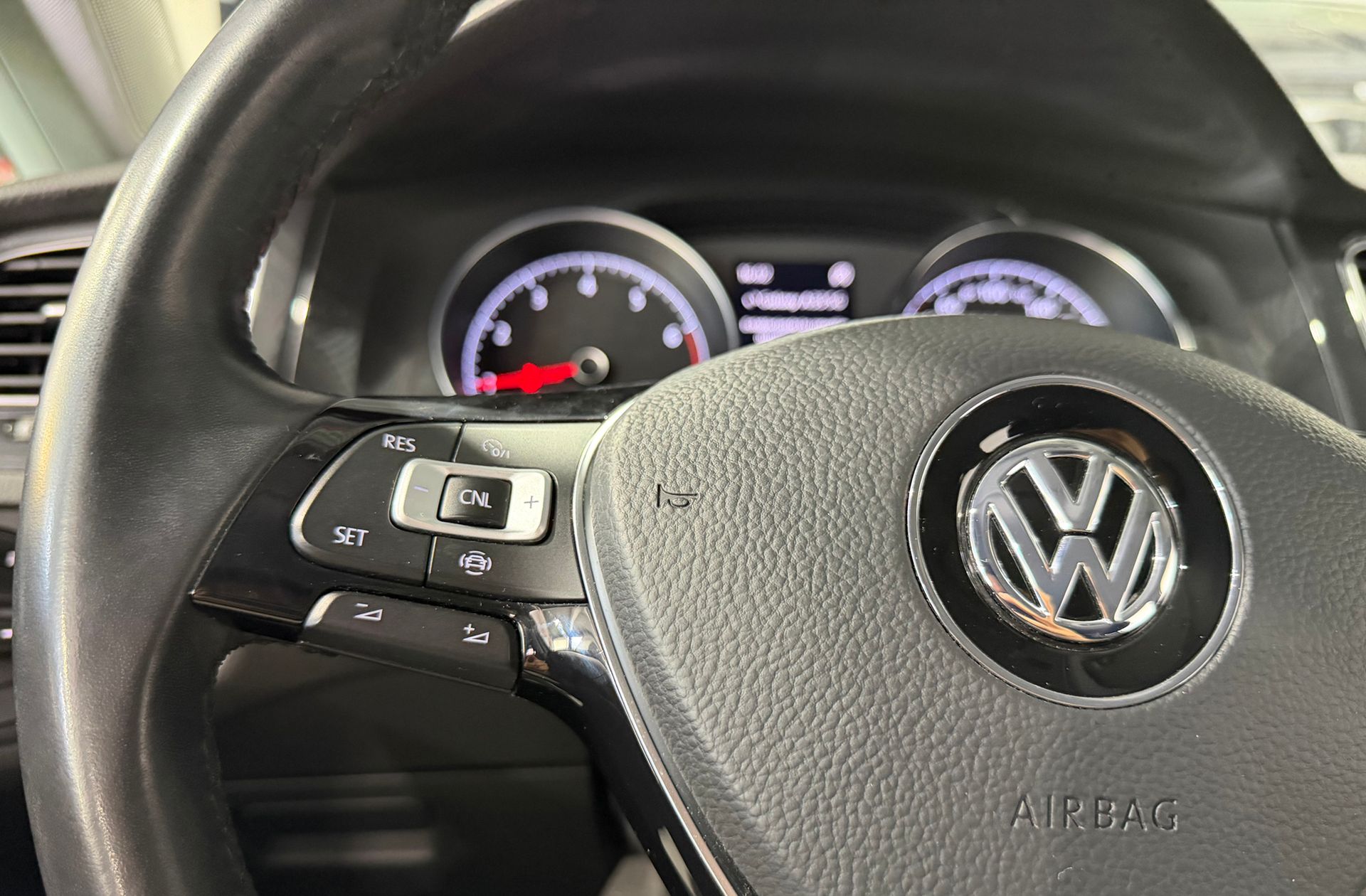 Volkswagen Golf Ready2Go 1.0 TSI - foto 23