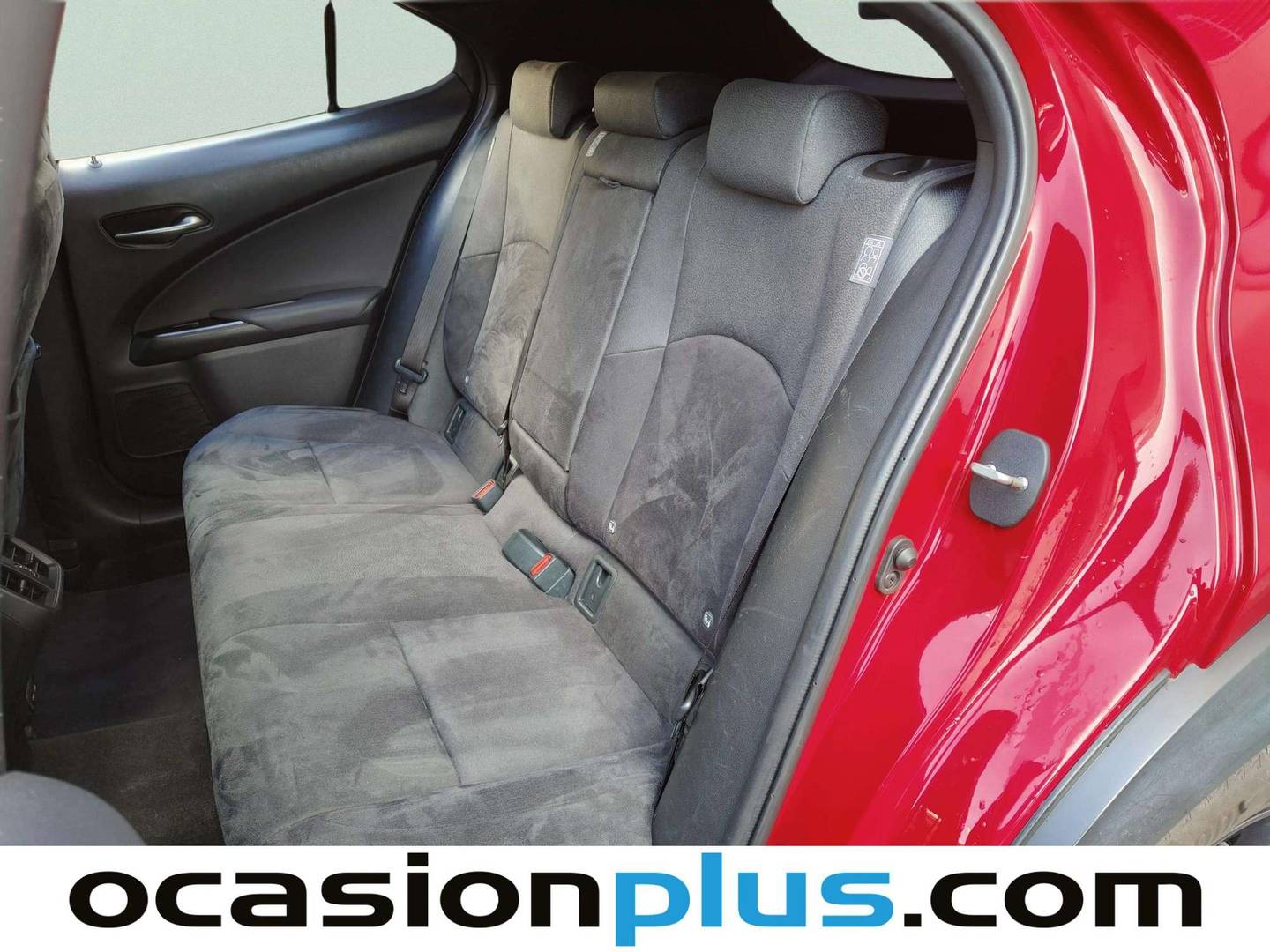 Foto asientos traseros Lexus UX Lexus UX 250h Business 2WD (184 CV)