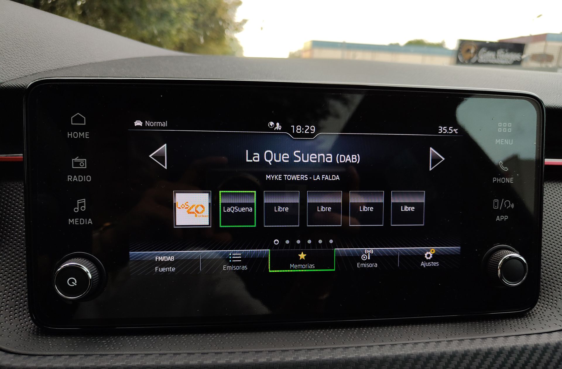 Škoda Kamiq 1.5 TSI Montecarlo DSG - foto 38