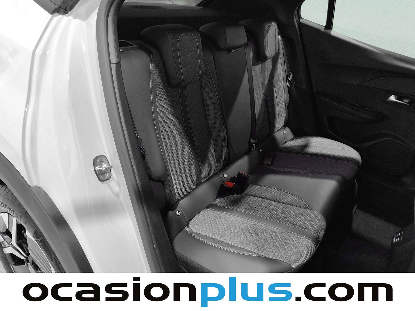 Peugeot 2008 Peugeot 2008 Allure Hybrid eDCS6 (145 CV) km 0