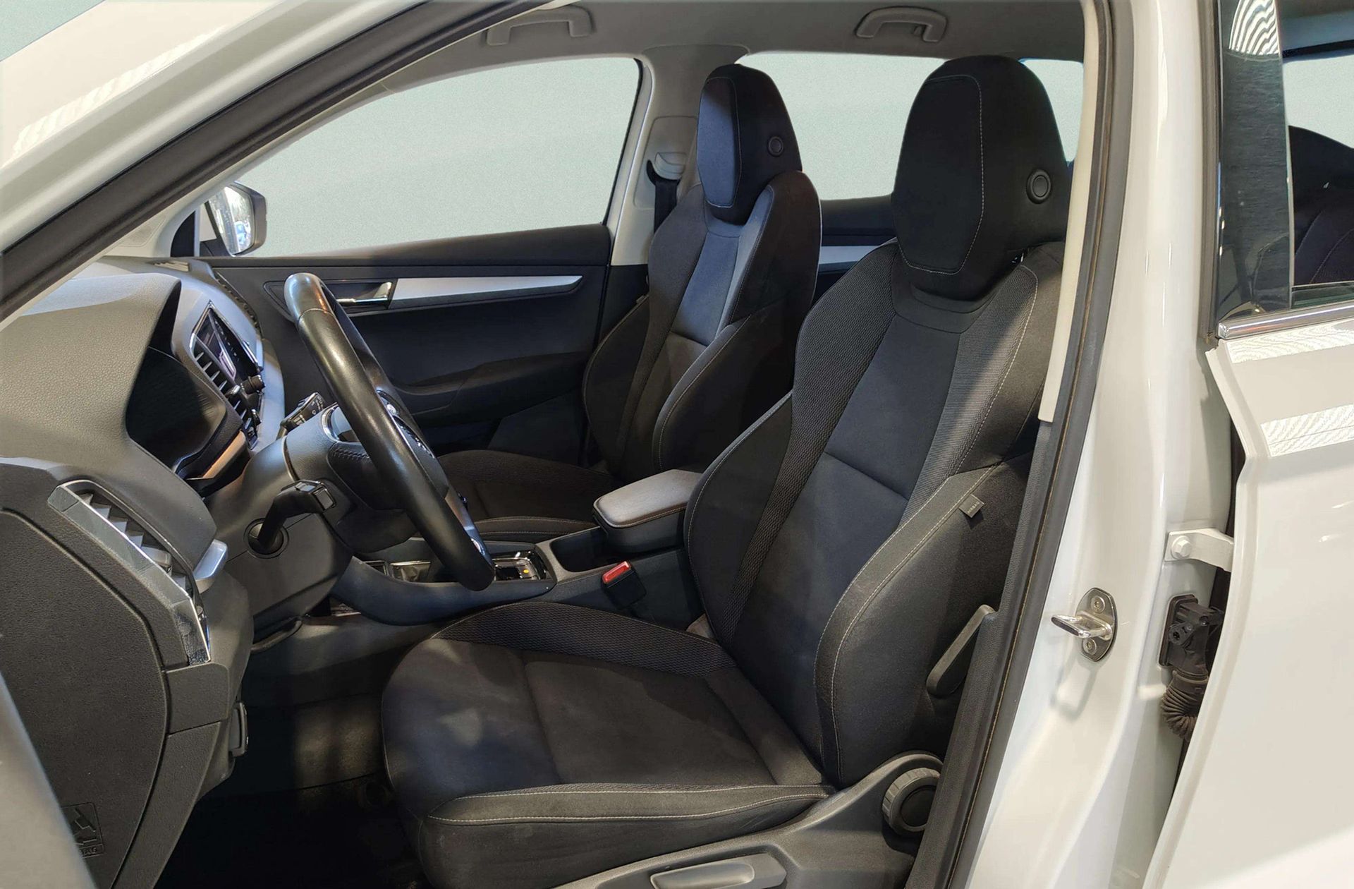 Škoda Karoq 2.0 TDI Selection - foto 11