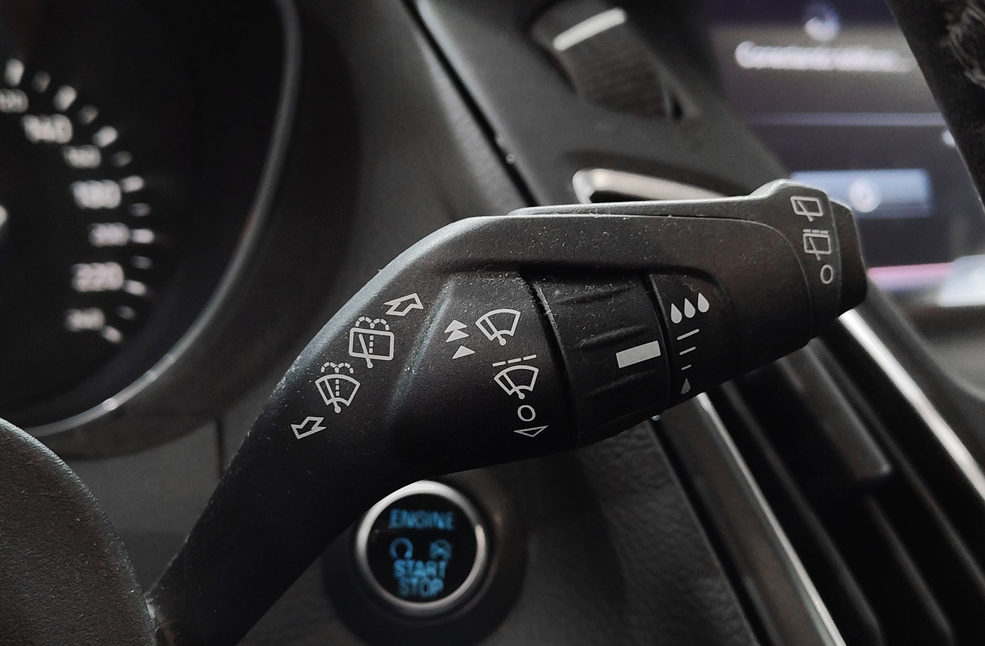 Ford Focus 2.0 TDCi Titanium PowerShift - foto 28