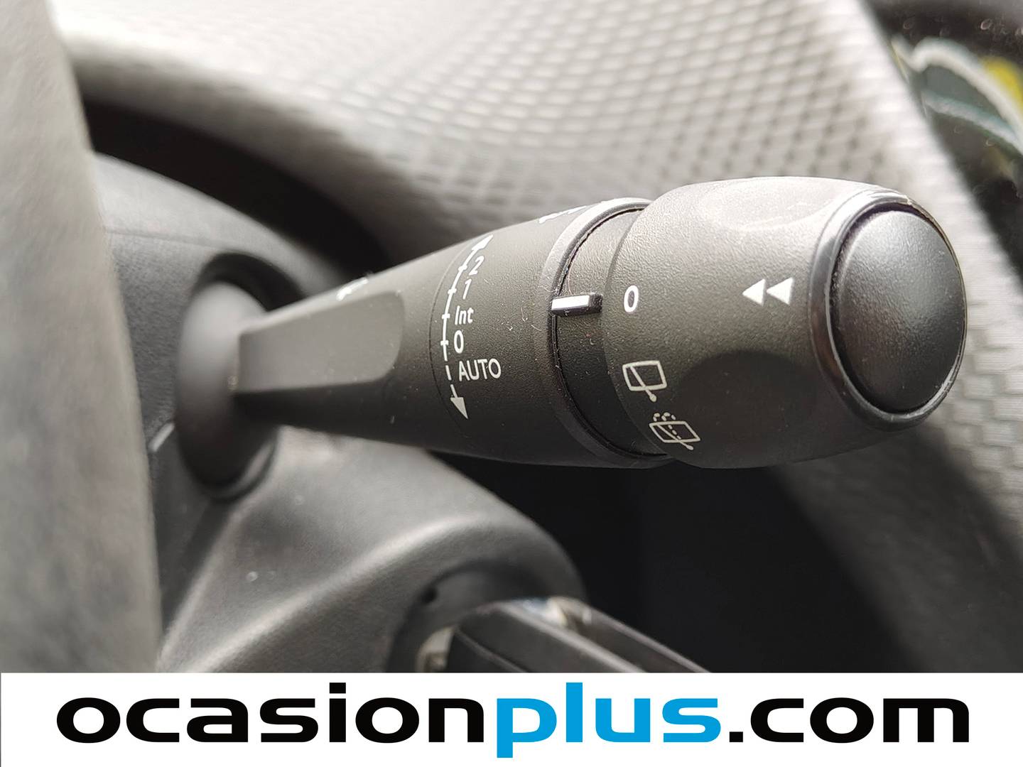 Acabados Peugeot 208 Peugeot 208 PureTech Signature (82 CV)