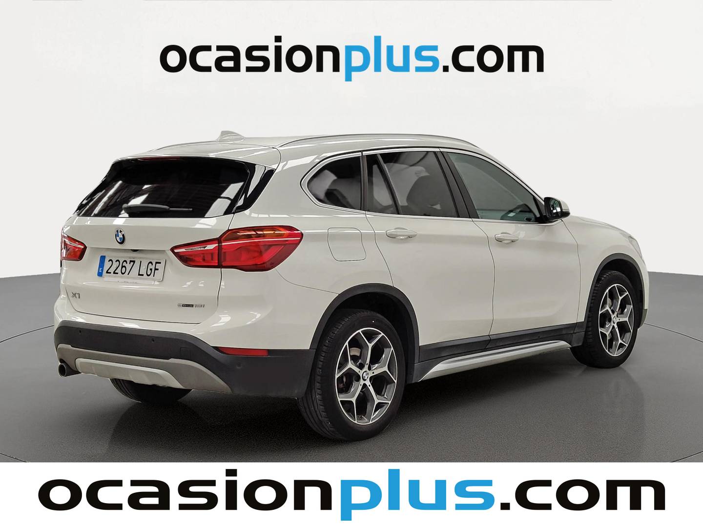 Foto trasera BMW X1 BMW X1 sDrive18i (140 CV) derecha