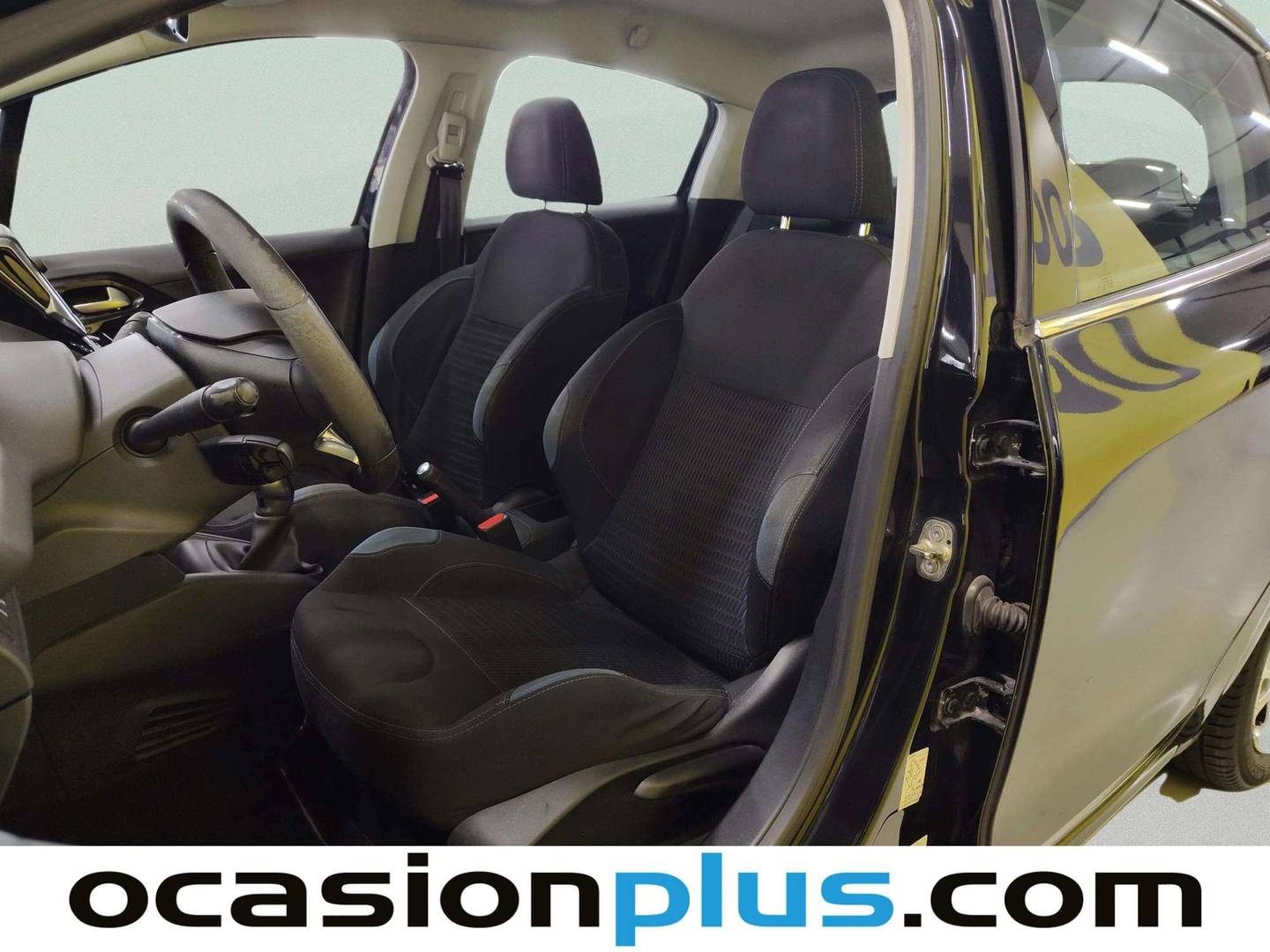 Foto asientos delanteros Peugeot 208 Peugeot 208 1.6 e-HDI Allure (92 CV)