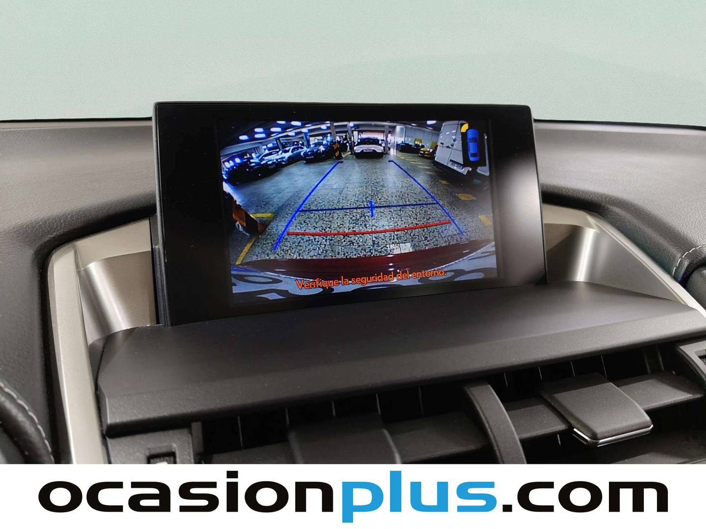 Extras del Lexus NX Lexus NX 300h Executive 4WD + Navibox (197 CV)