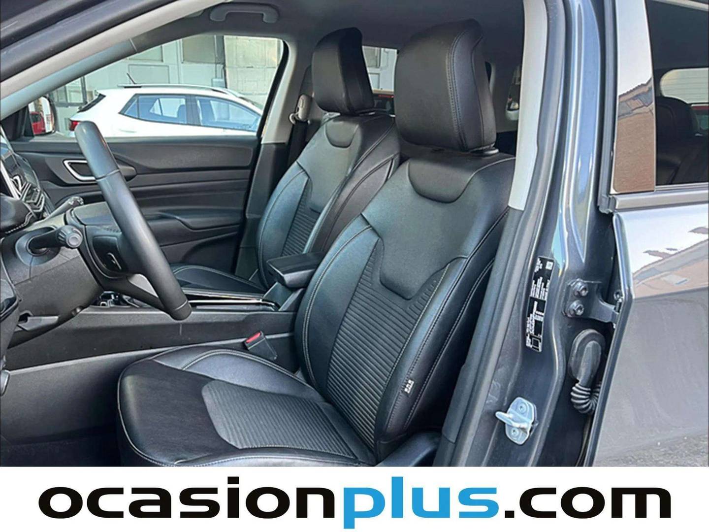 Foto asientos delanteros Jeep Compass Jeep Compass 1.5 MHEV Night Eagle DCT (130 CV)