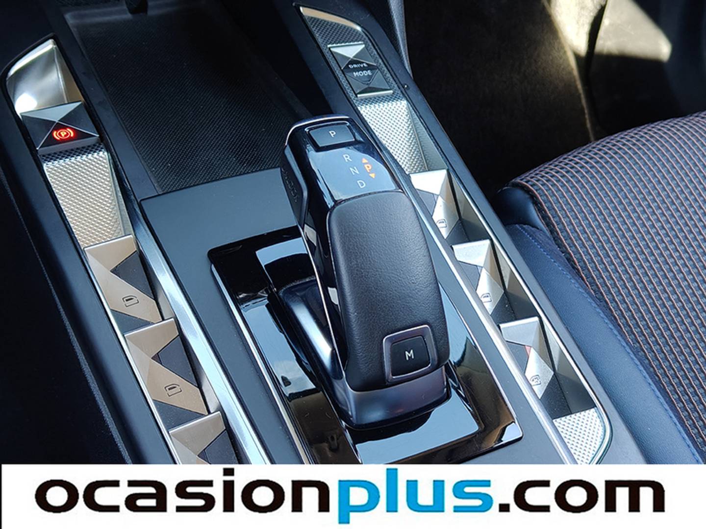 Foto DS DS 3 Crossback DS DS3 Crossback BlueHDi 130 Ines de la Fressange Auto (131 CV)