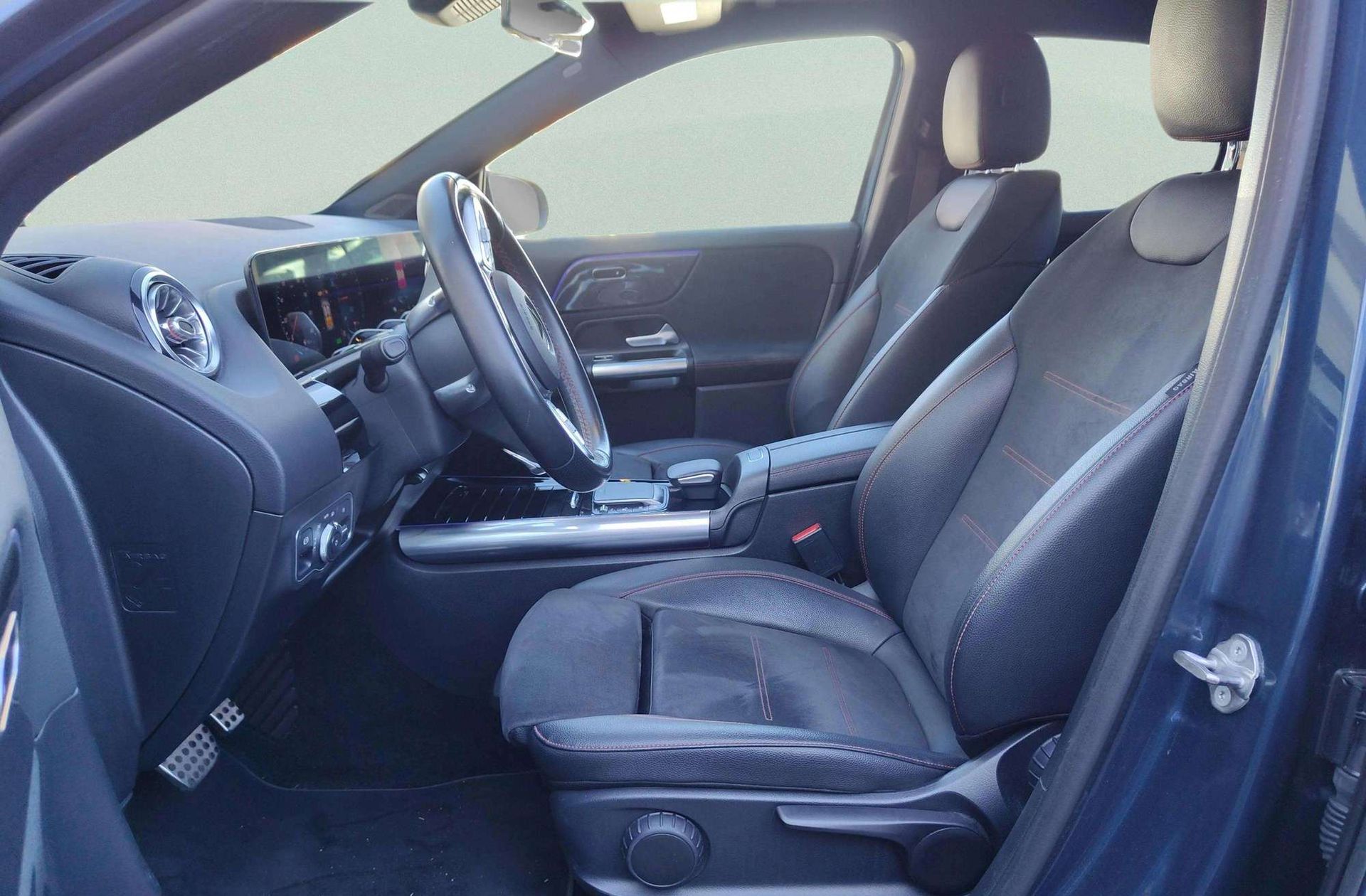 Mercedes-Benz GLA 250 e Pack AMG - foto 19