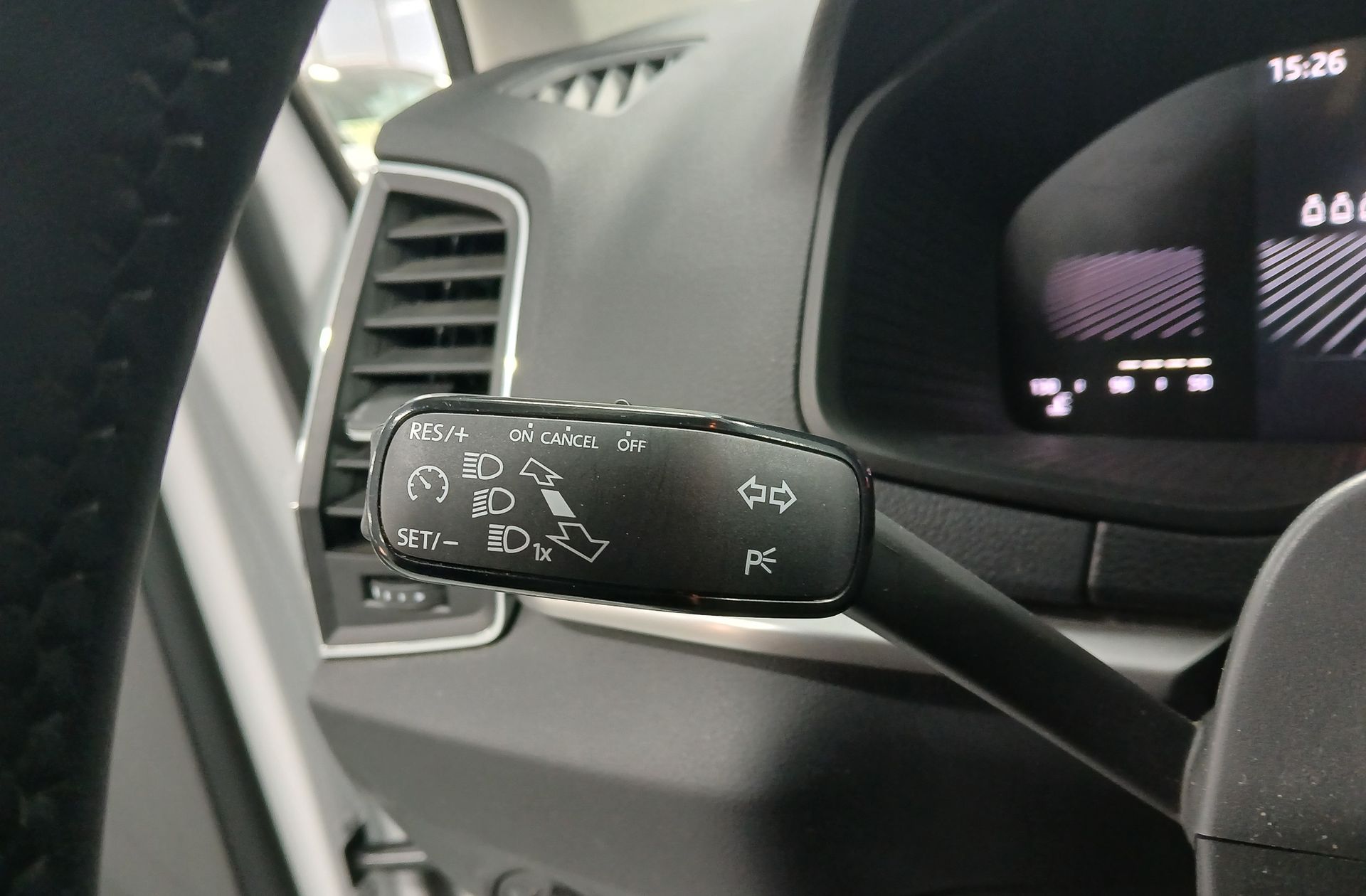 Škoda Karoq 2.0 TDI Selection - foto 23