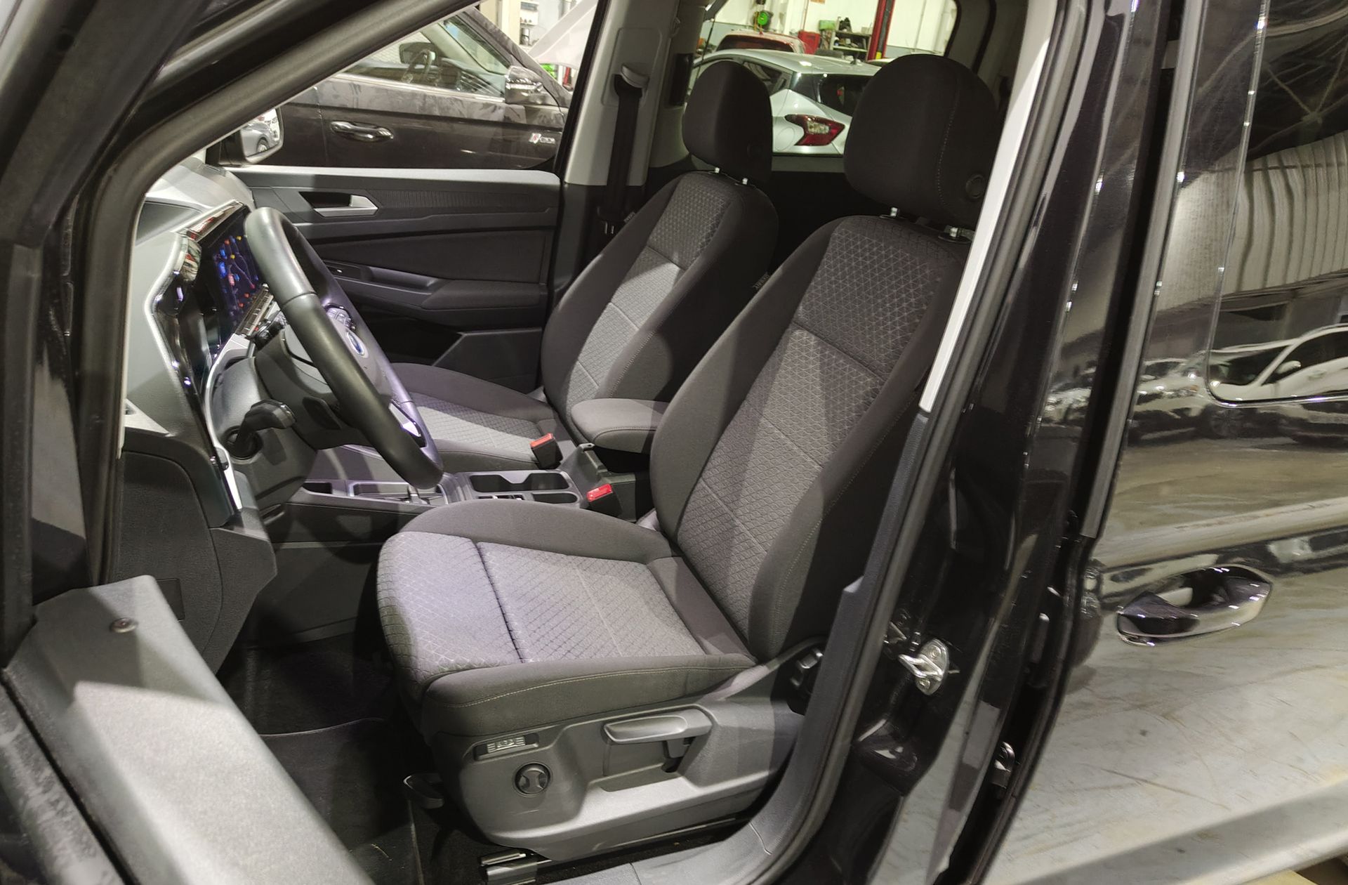 Ford Grand Tourneo Connect 2.0 EcoBlue Titanium - foto 13