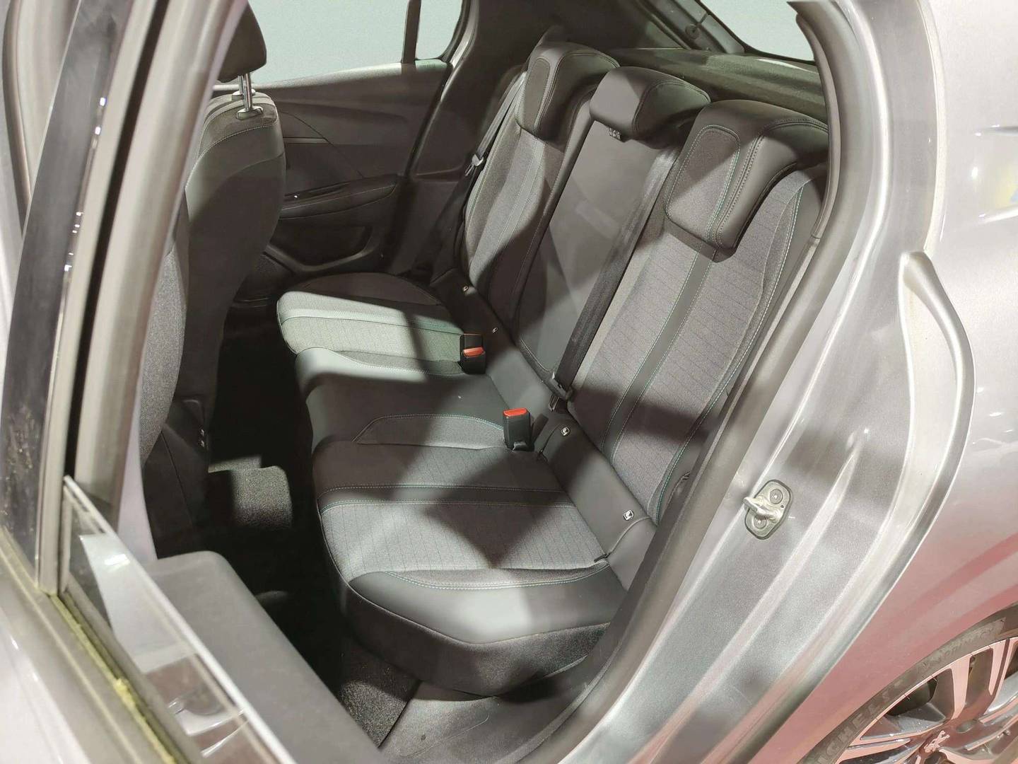 Foto Peugeot 208 Peugeot 208 PureTech 100 Allure (100 CV)